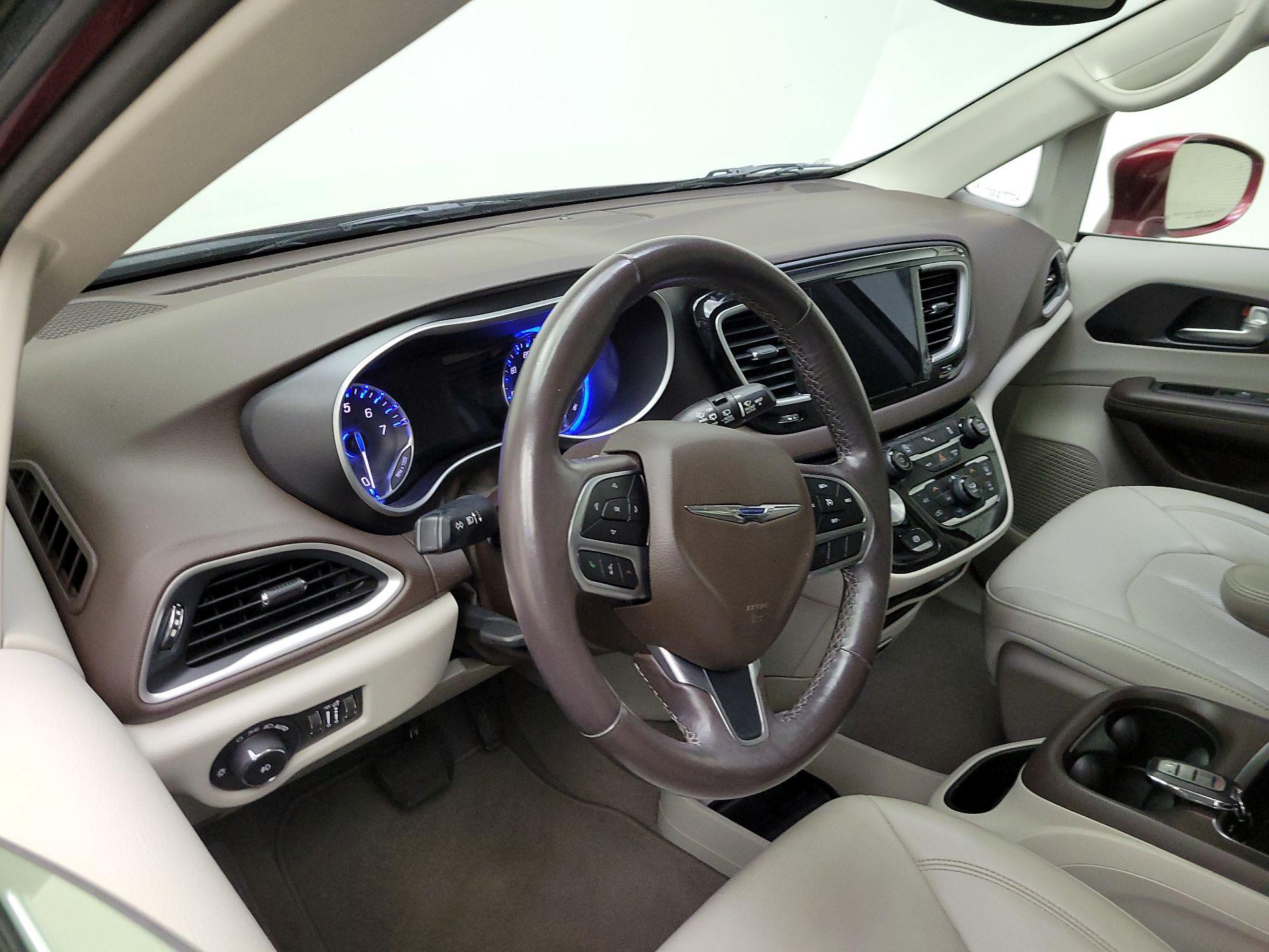 Thumbnail: 2020 Chrysler Pacifica - 9