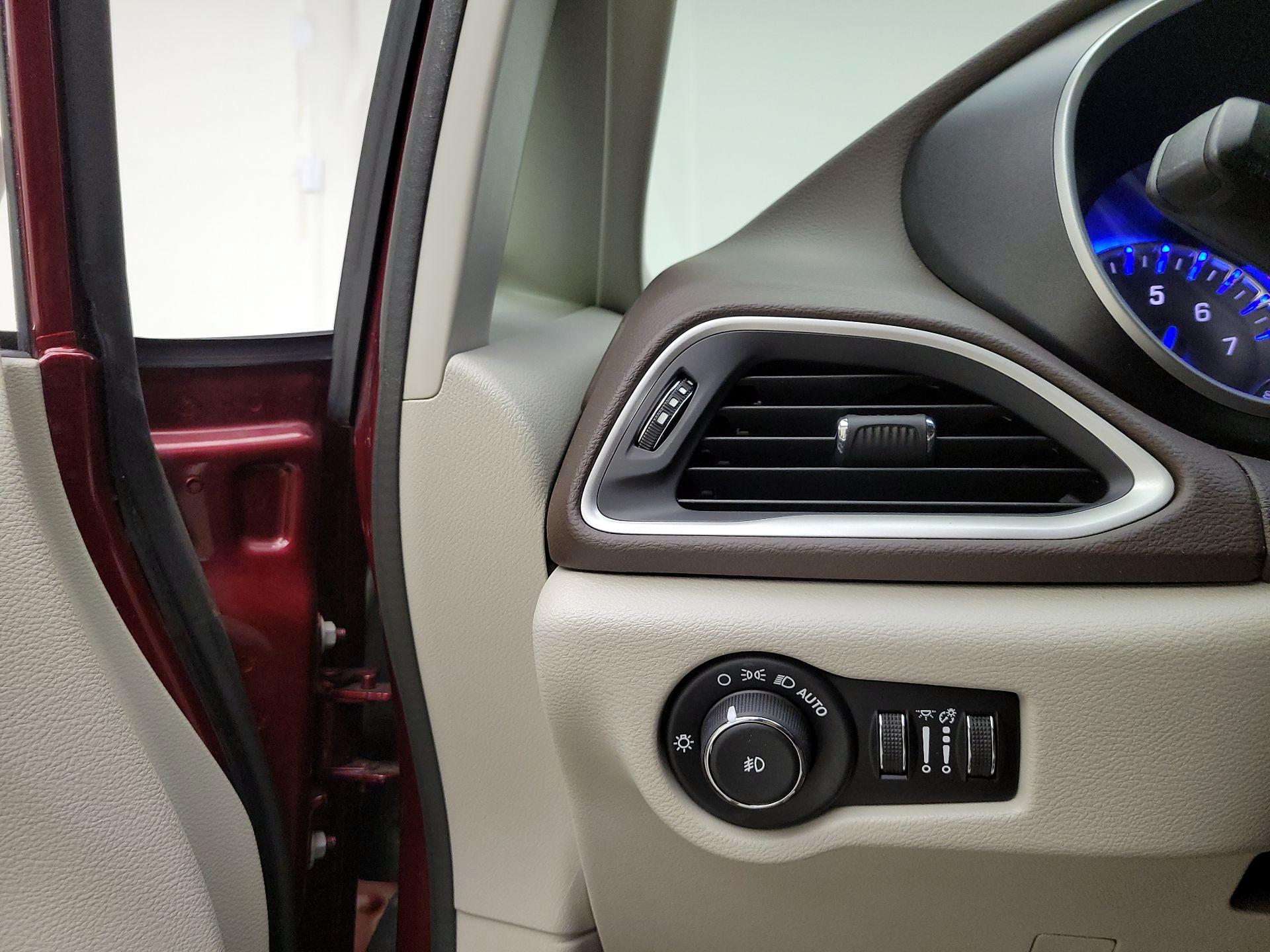 Thumbnail: 2020 Chrysler Pacifica - 13