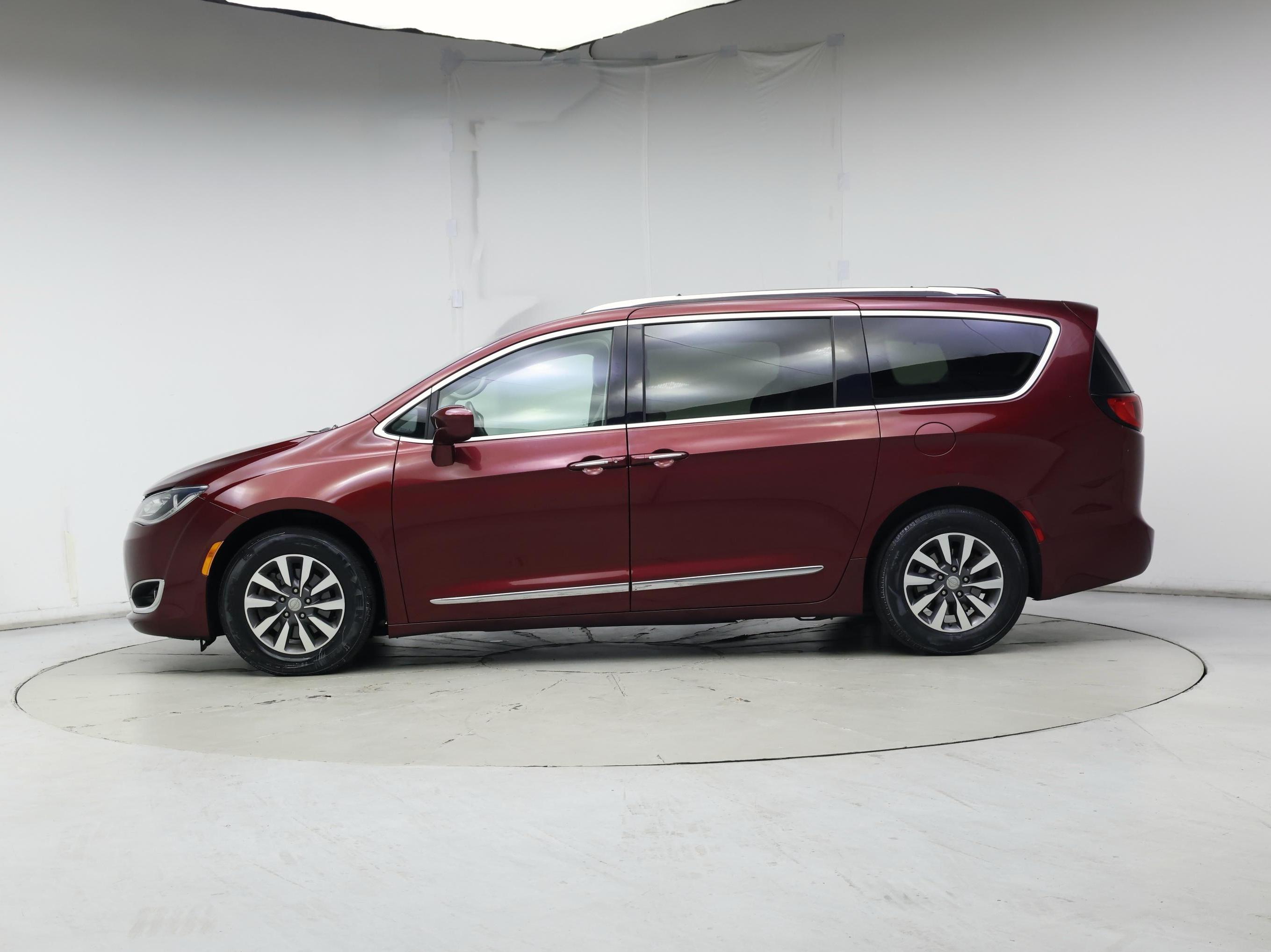 Thumbnail: 2020 Chrysler Pacifica - 3
