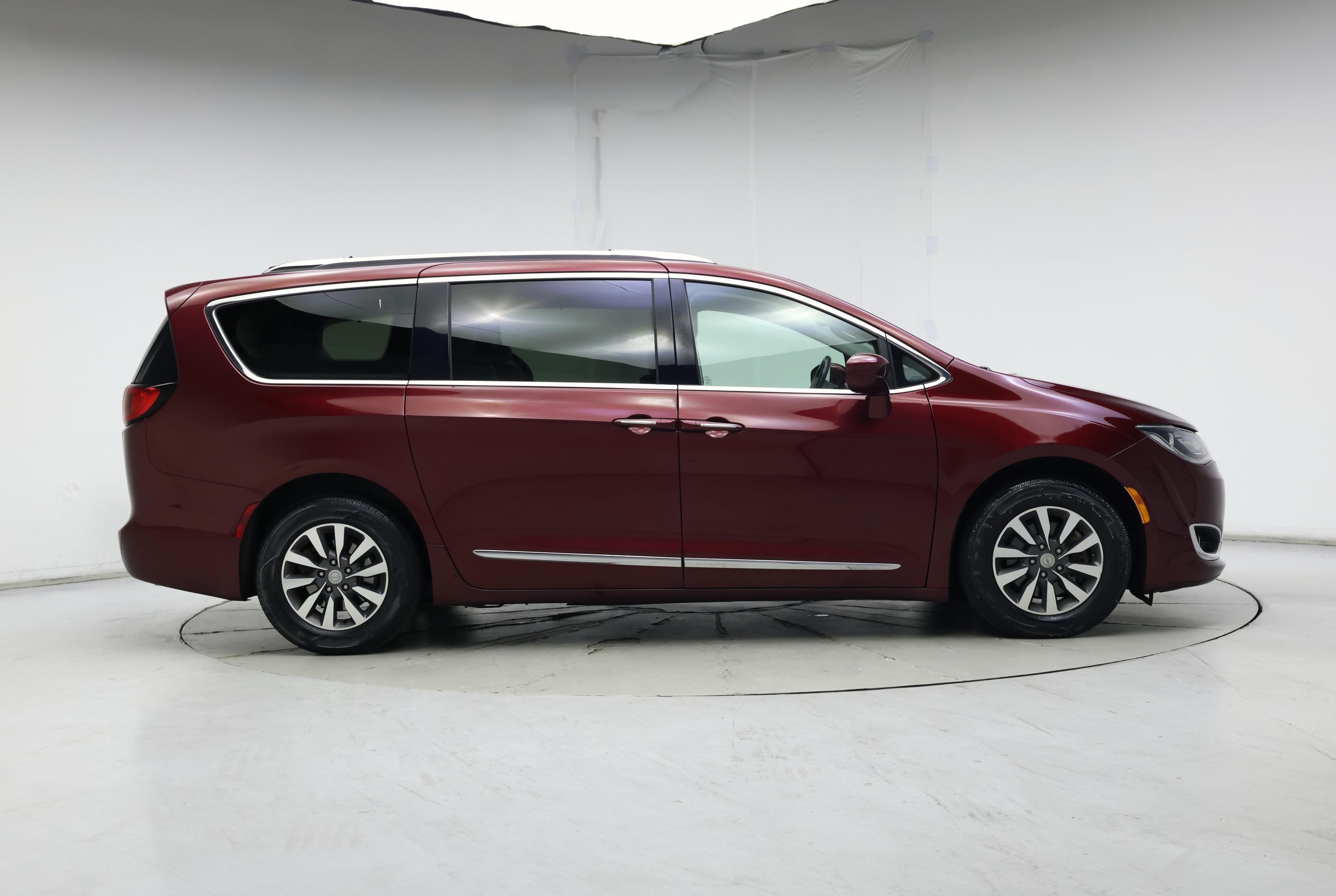 Thumbnail: 2020 Chrysler Pacifica - 7