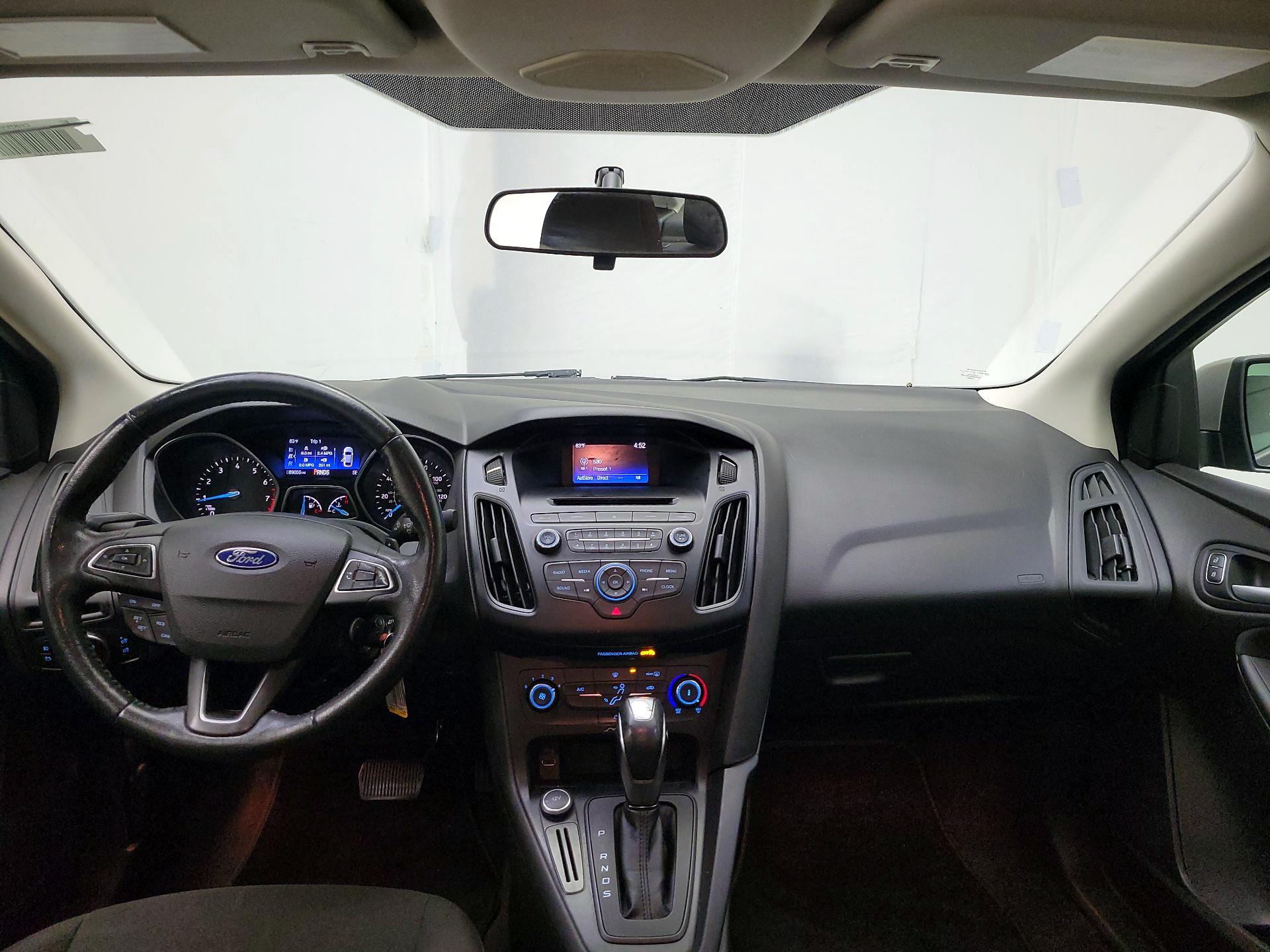Thumbnail: 2015 Ford Focus - 9