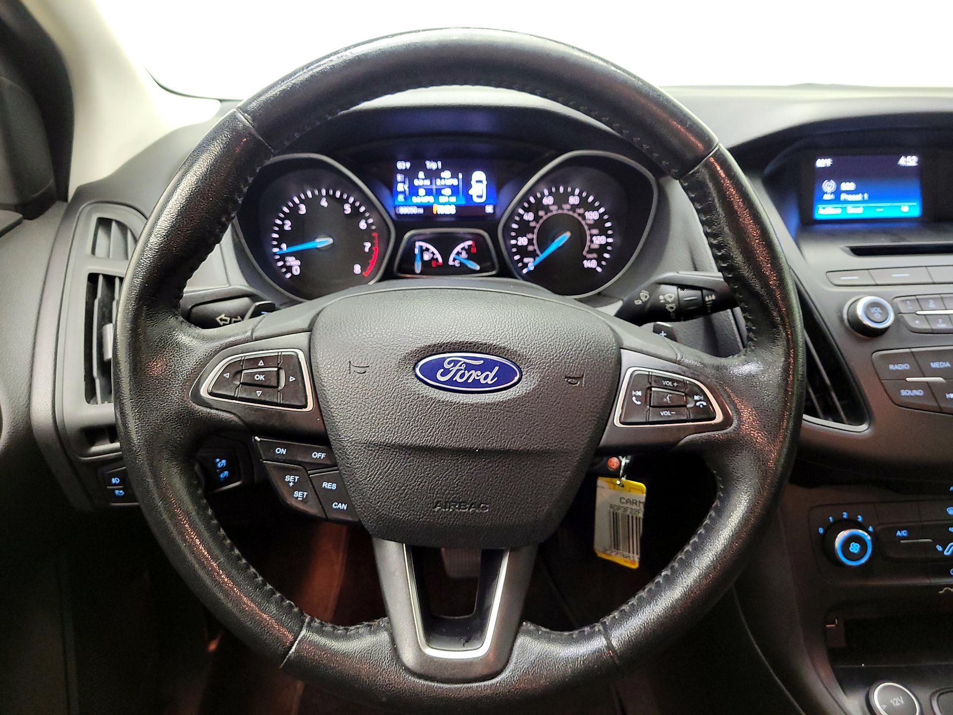 Thumbnail: 2015 Ford Focus - 10