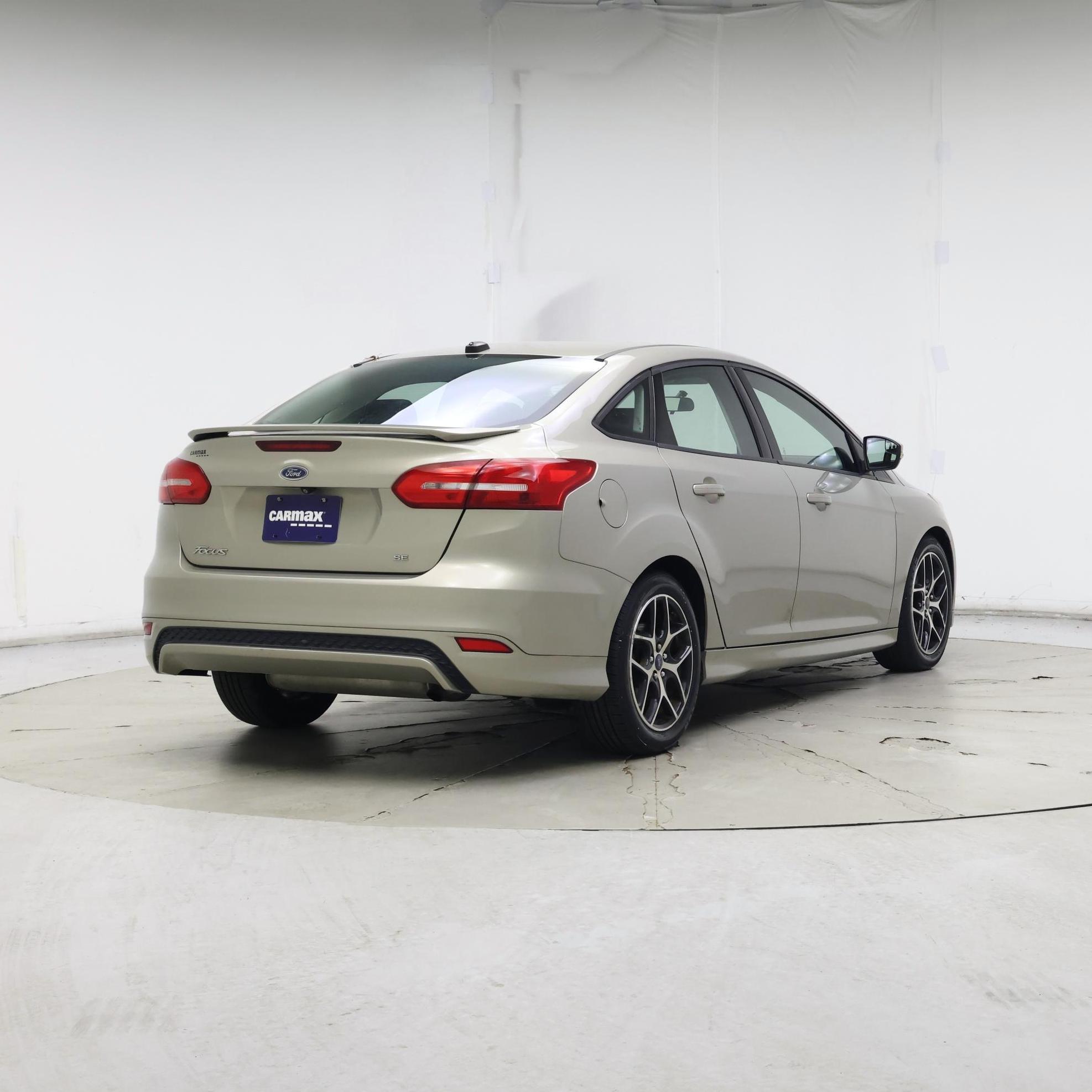 Thumbnail: 2015 Ford Focus - 8