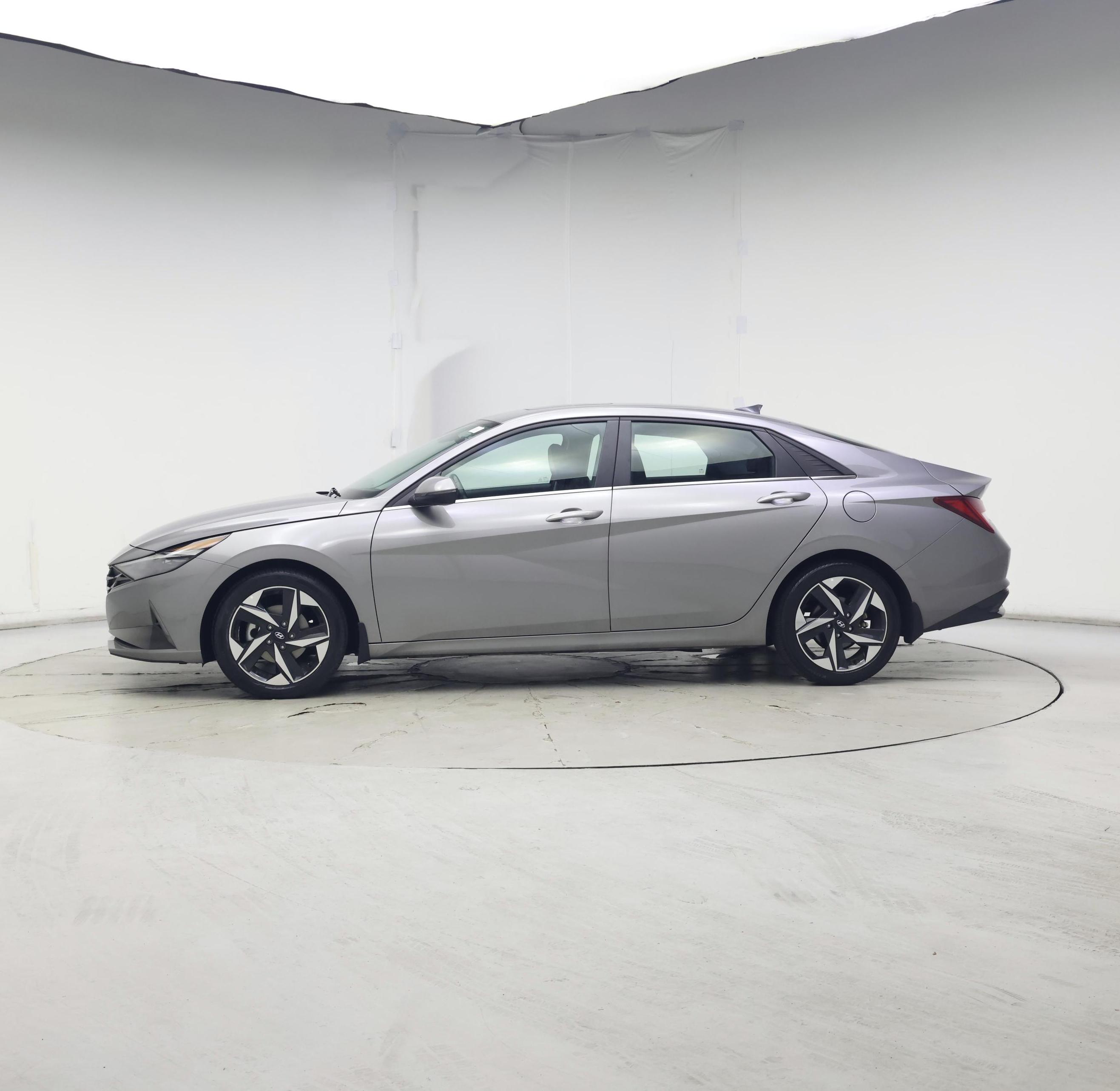 Thumbnail: 2023 Hyundai Elantra - 3