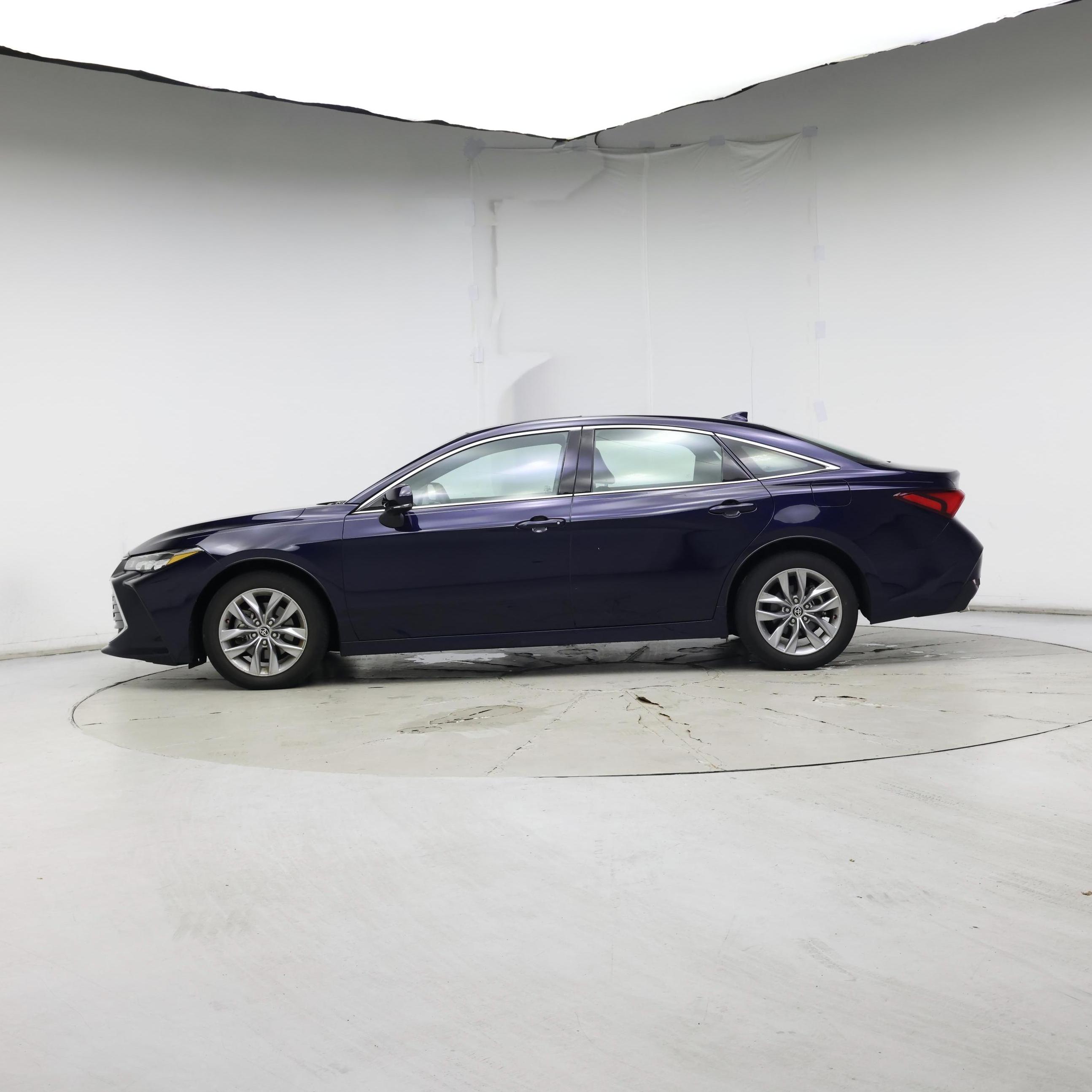 Thumbnail: 2022 Toyota Avalon - 3