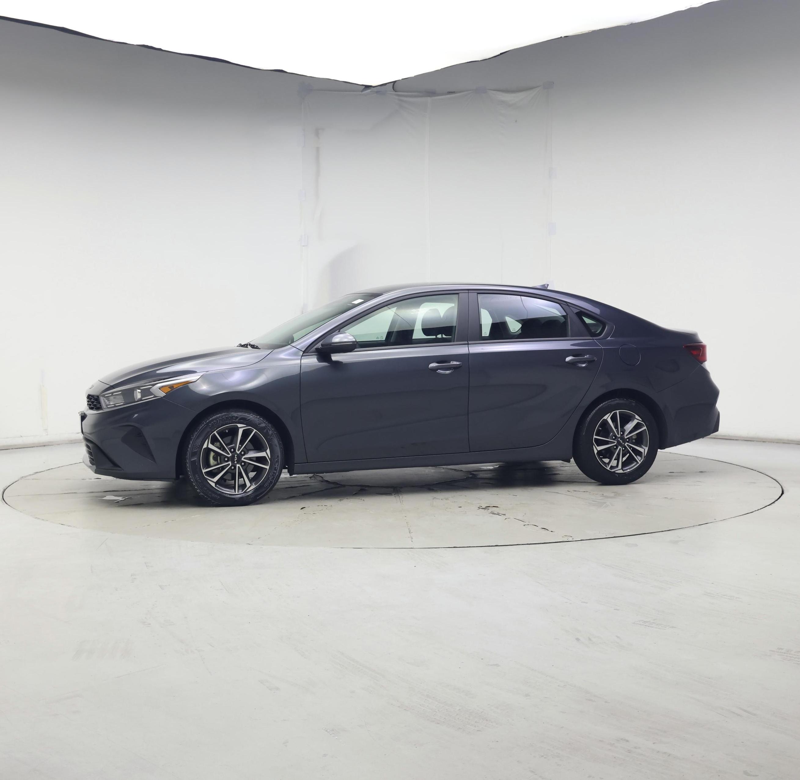 Thumbnail: 2024 Kia Forte - 3
