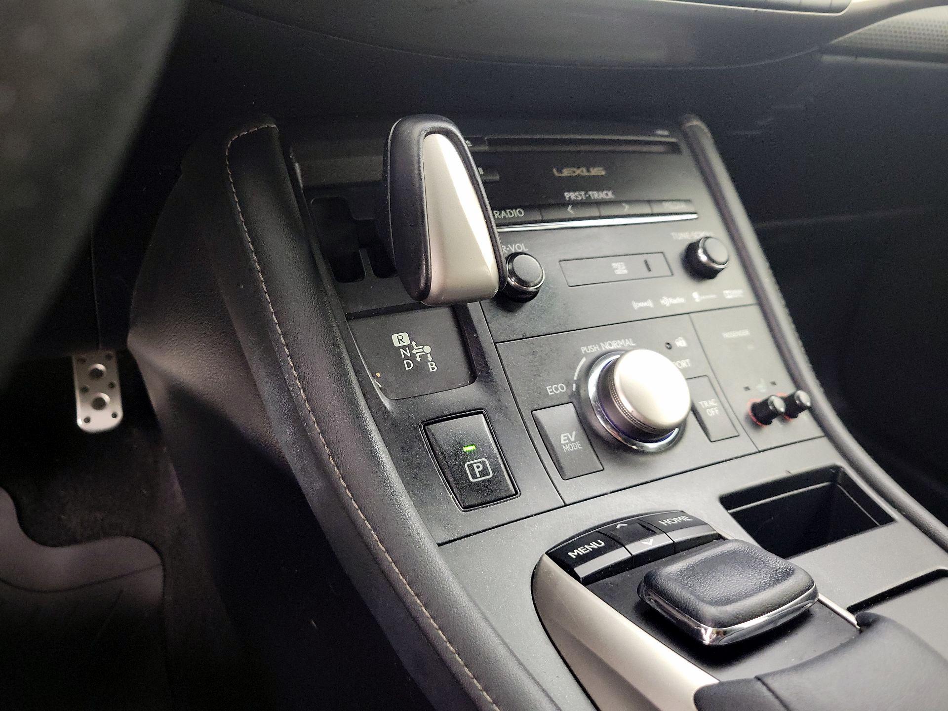 Thumbnail: 2015 Lexus CT - 18