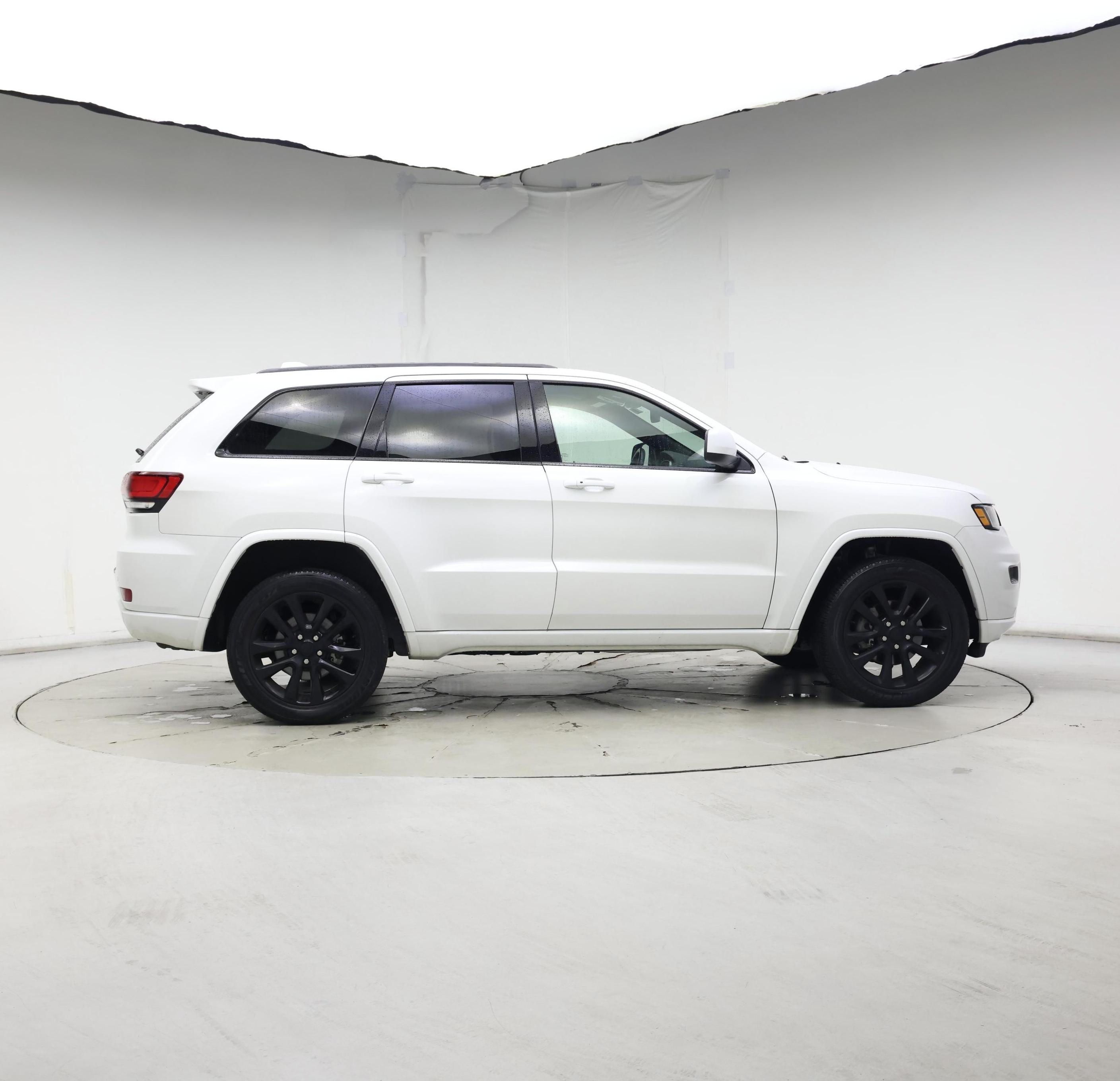 Thumbnail: 2020 Jeep Grand Cherokee - 7