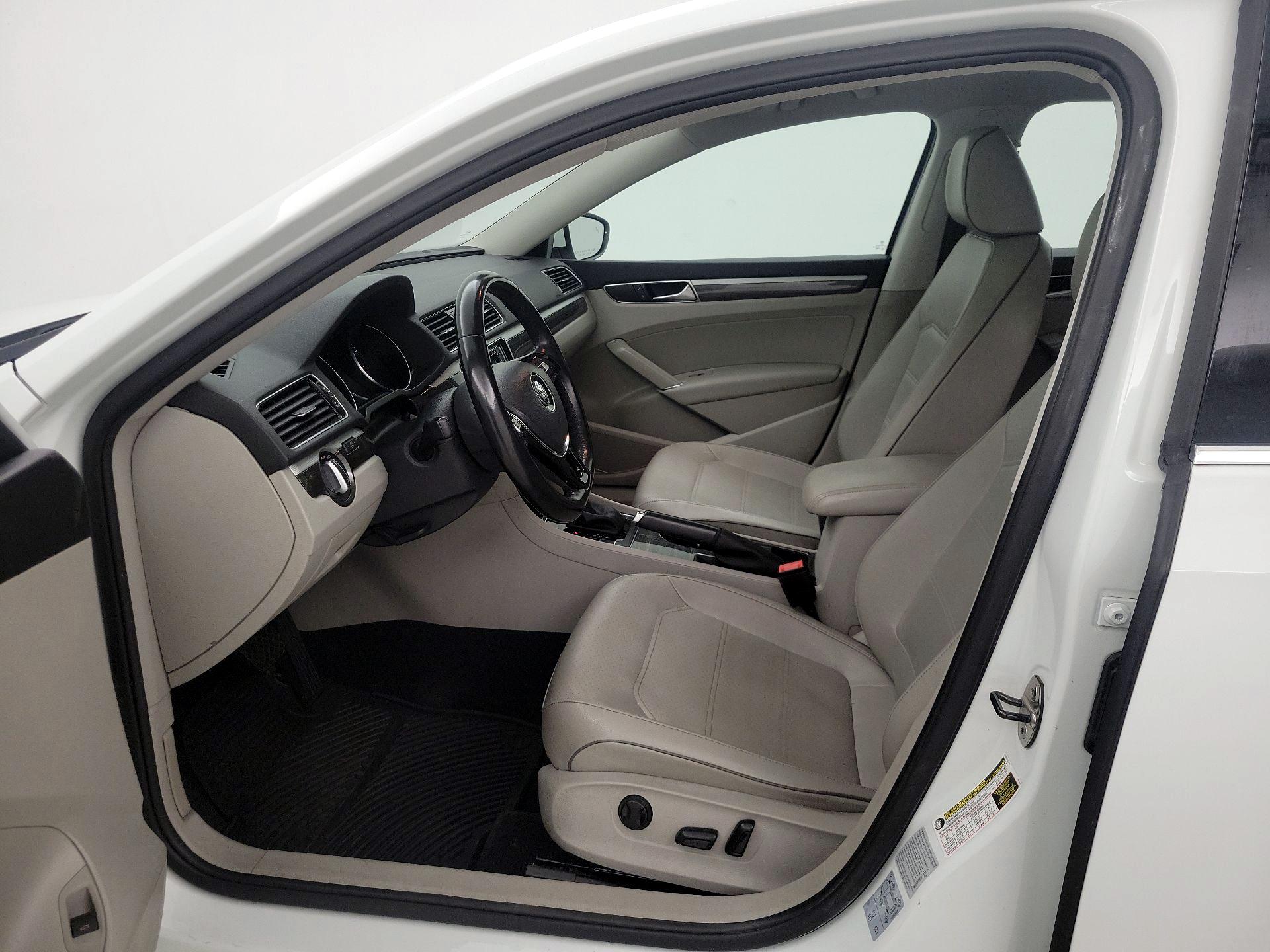 Thumbnail: 2018 Volkswagen Passat - 11