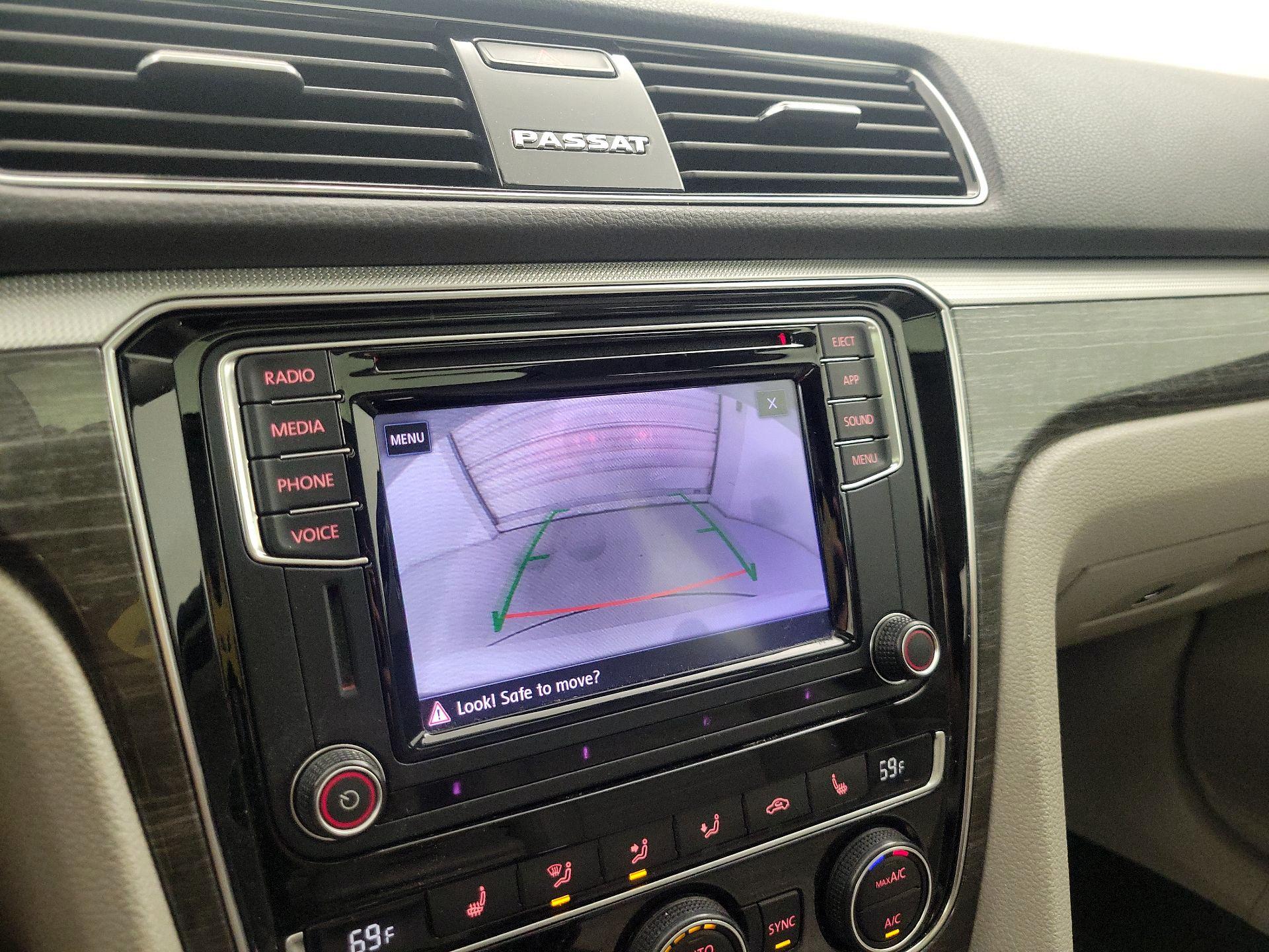 Thumbnail: 2018 Volkswagen Passat - 14