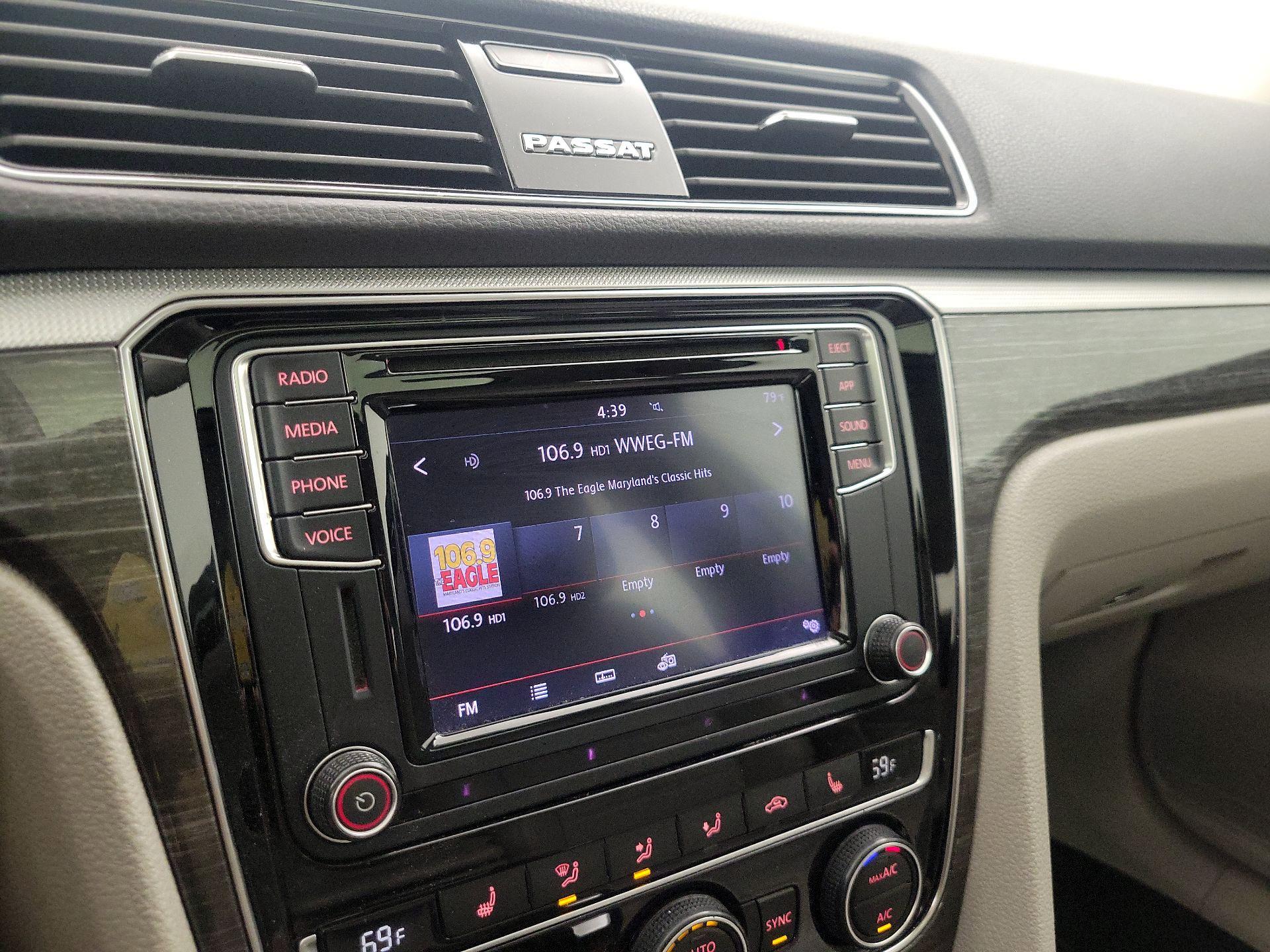 Thumbnail: 2018 Volkswagen Passat - 15