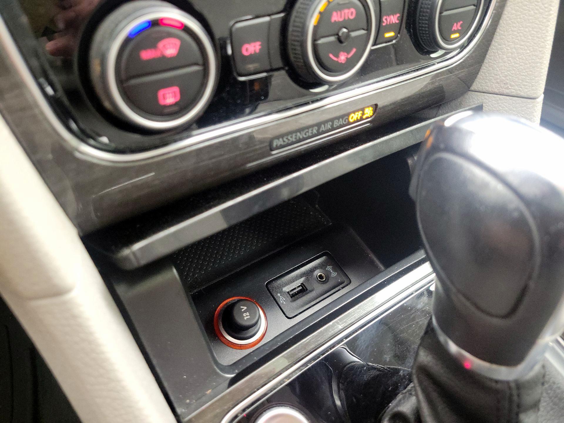 Thumbnail: 2018 Volkswagen Passat - 18