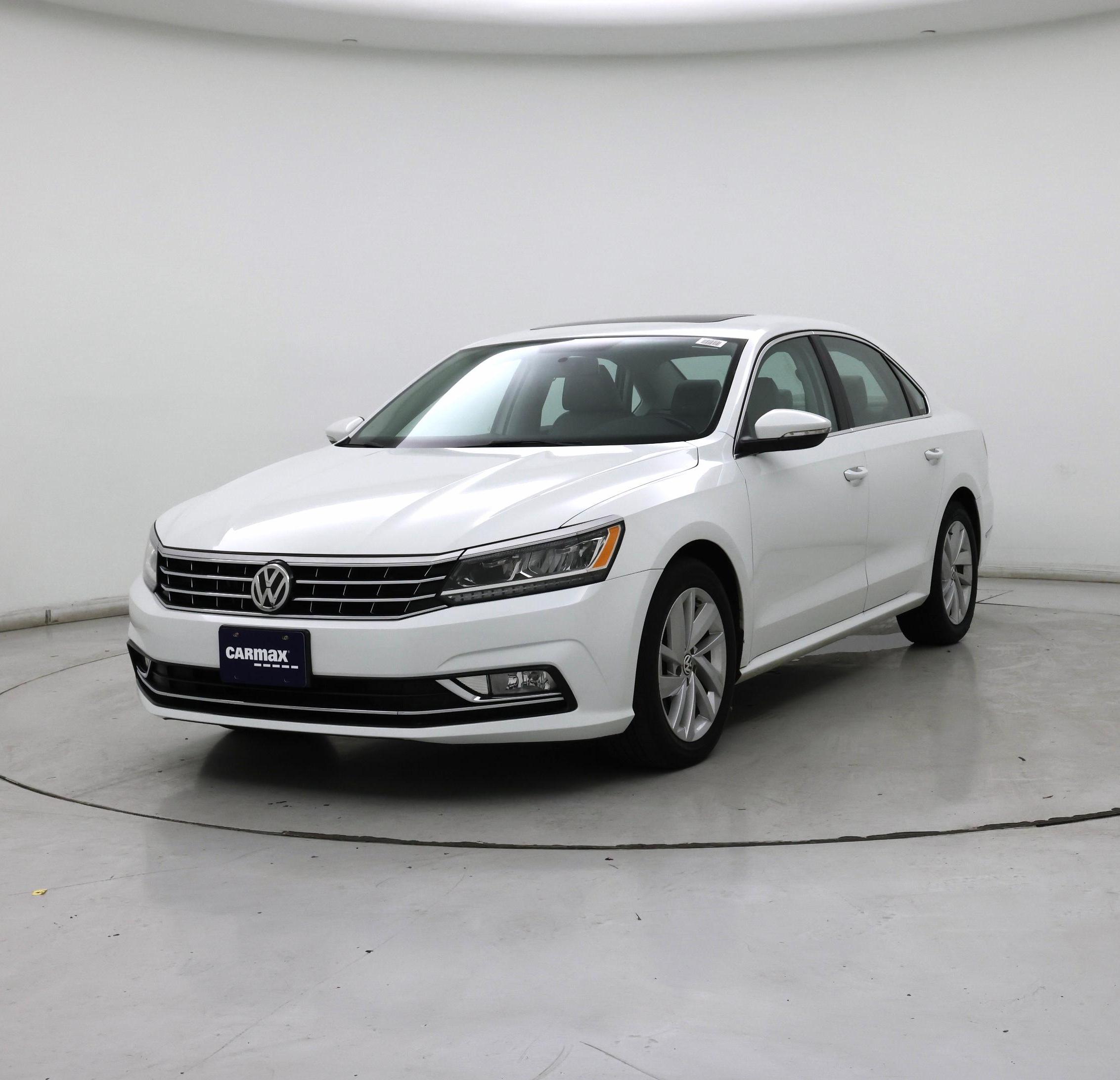 Thumbnail: 2018 Volkswagen Passat - 4