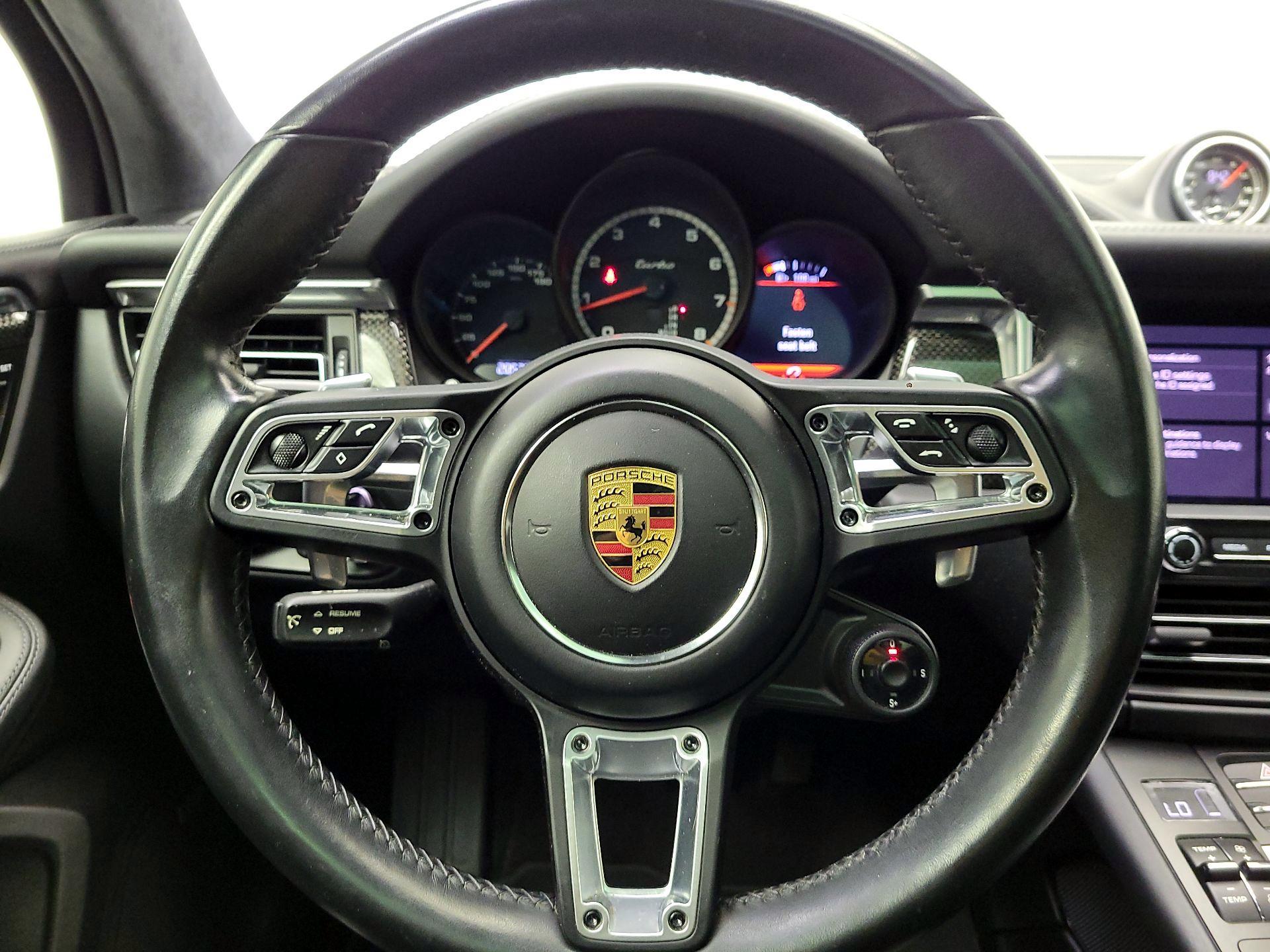 Thumbnail: 2021 Porsche Macan - 10