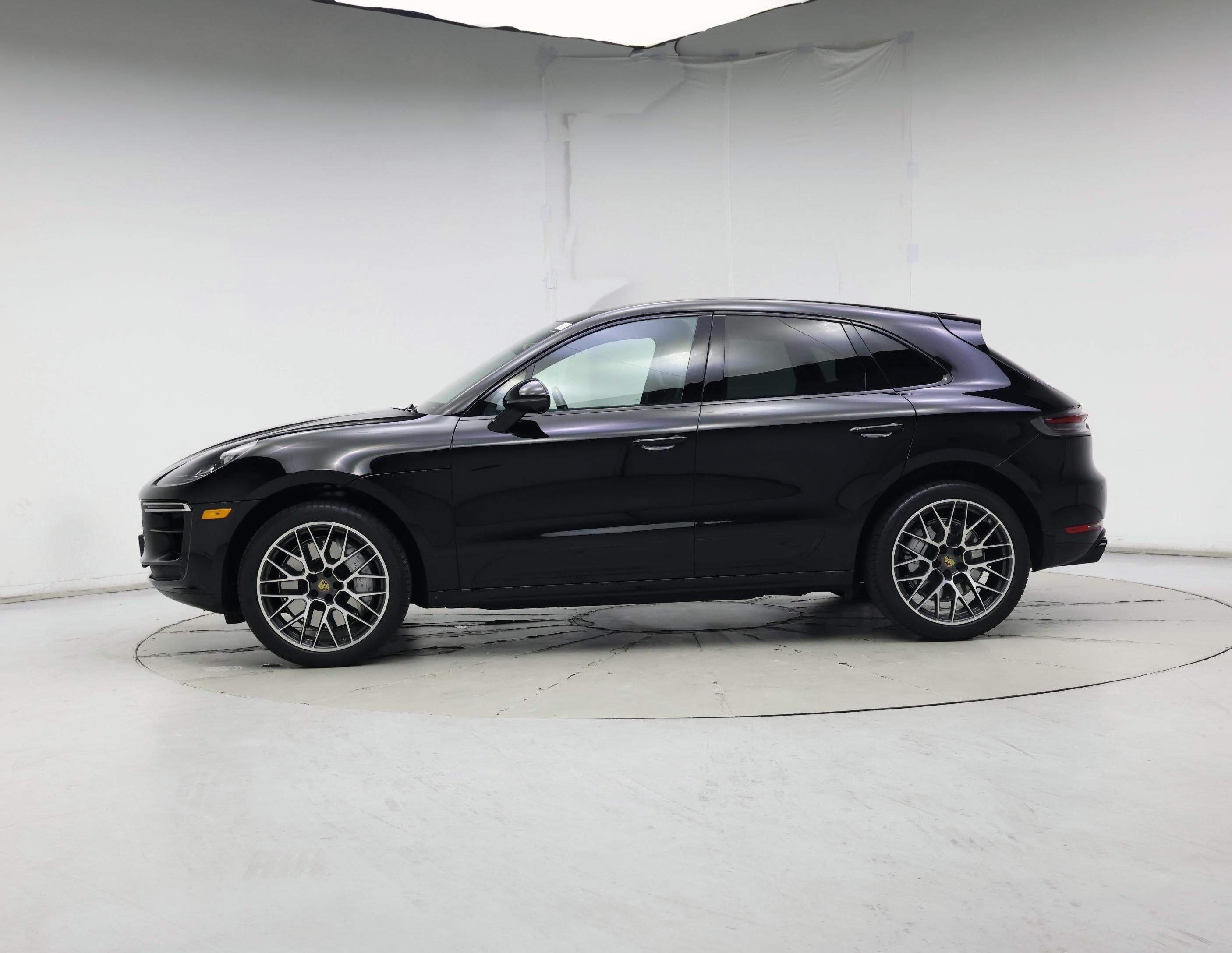 Thumbnail: 2021 Porsche Macan - 3