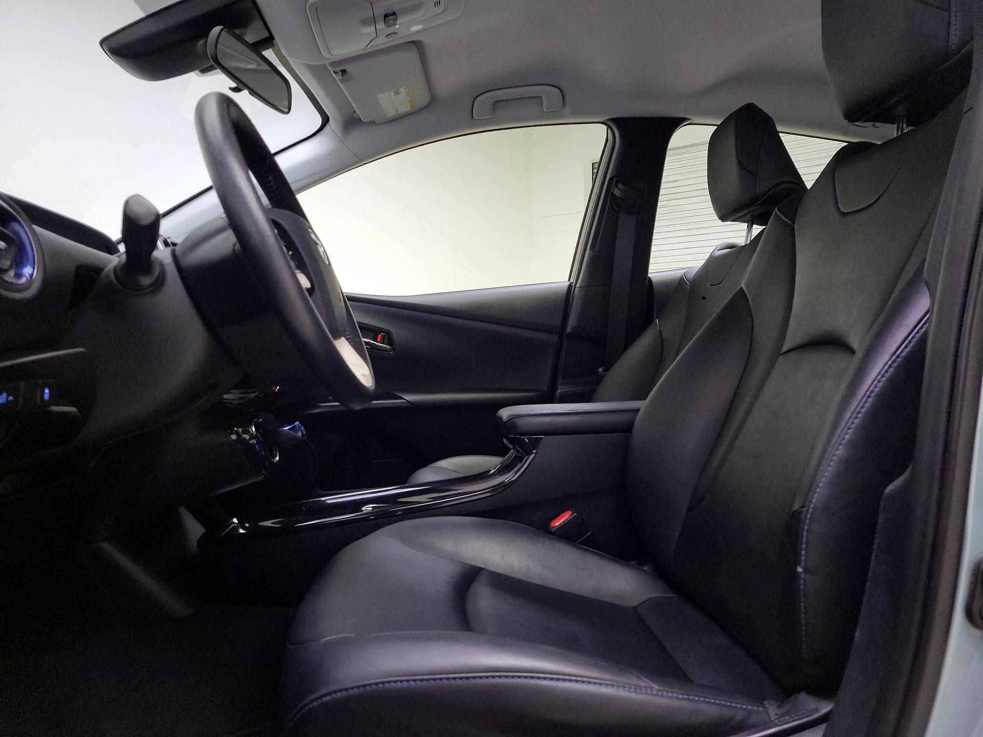 Thumbnail: 2016 Toyota Prius - 11