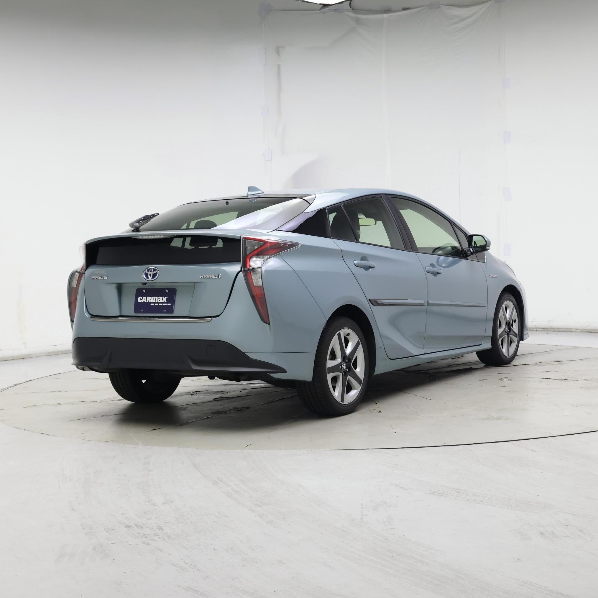 Thumbnail: 2016 Toyota Prius - 8