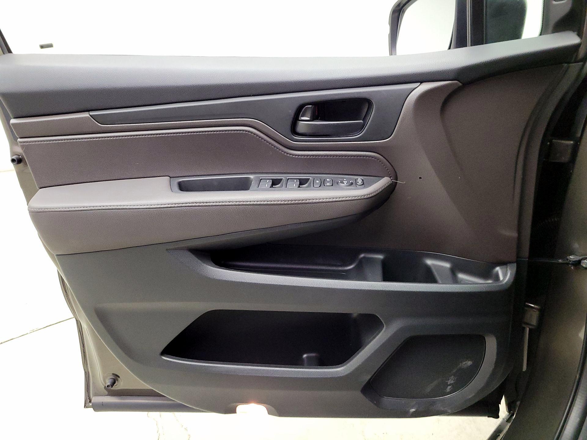 Thumbnail: 2019 Honda Odyssey - 12