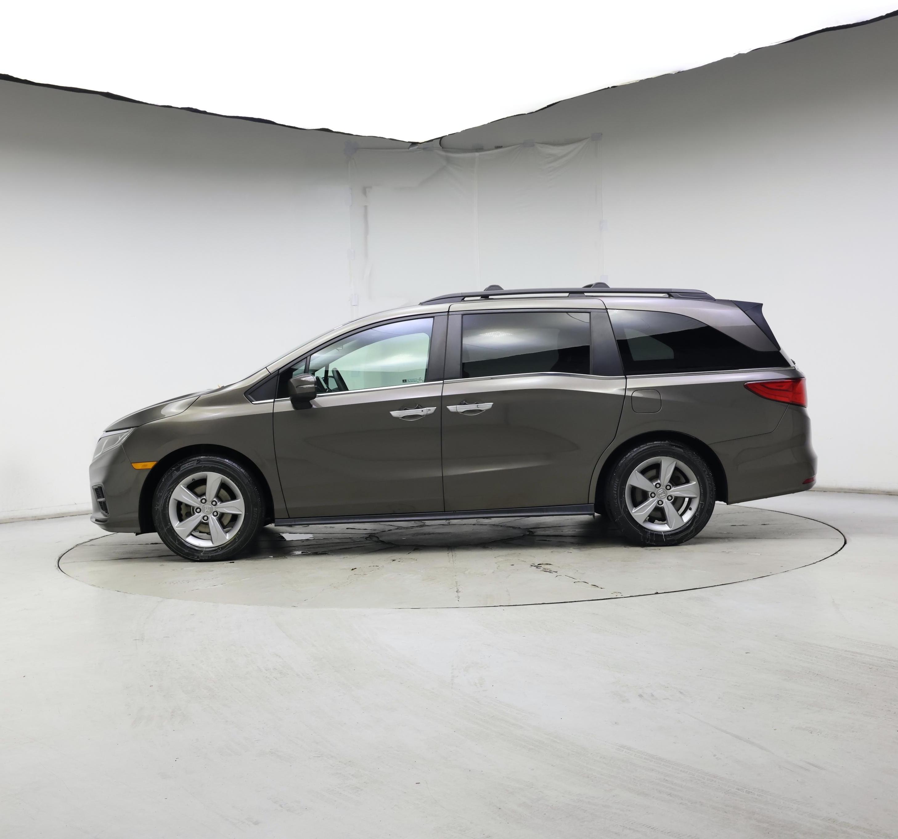 Thumbnail: 2019 Honda Odyssey - 3