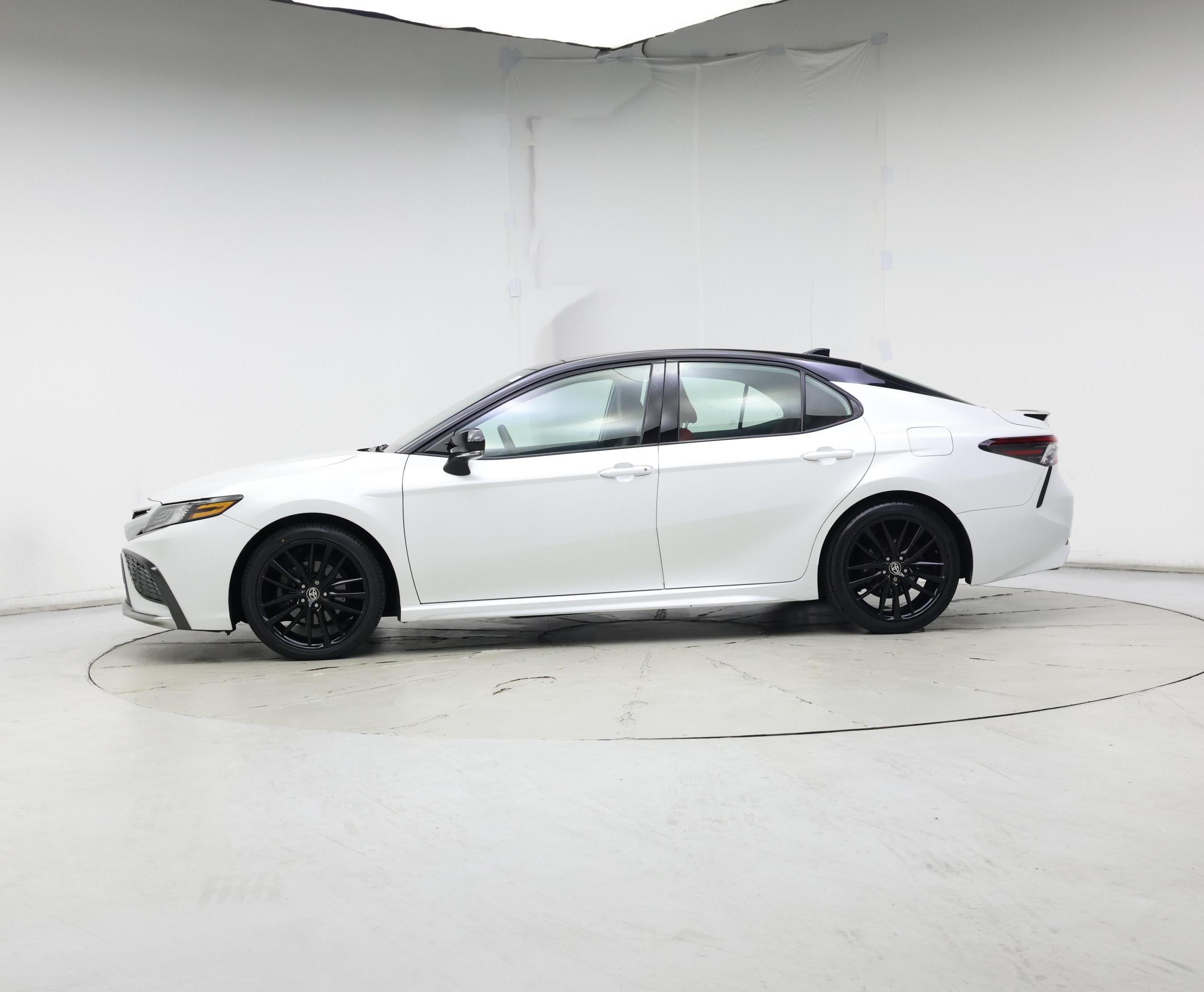 Thumbnail: 2021 Toyota Camry - 3