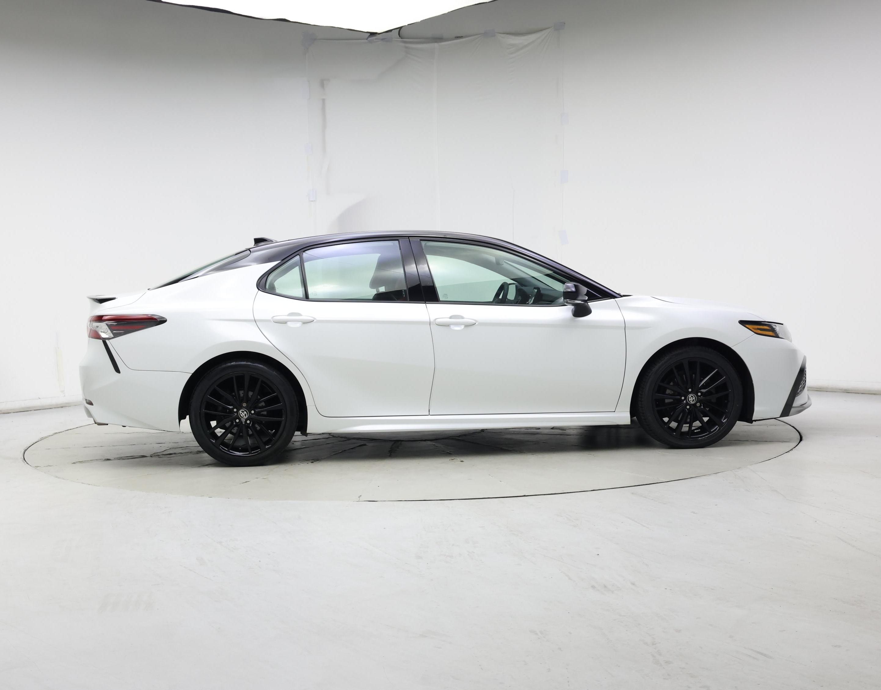 Thumbnail: 2021 Toyota Camry - 7