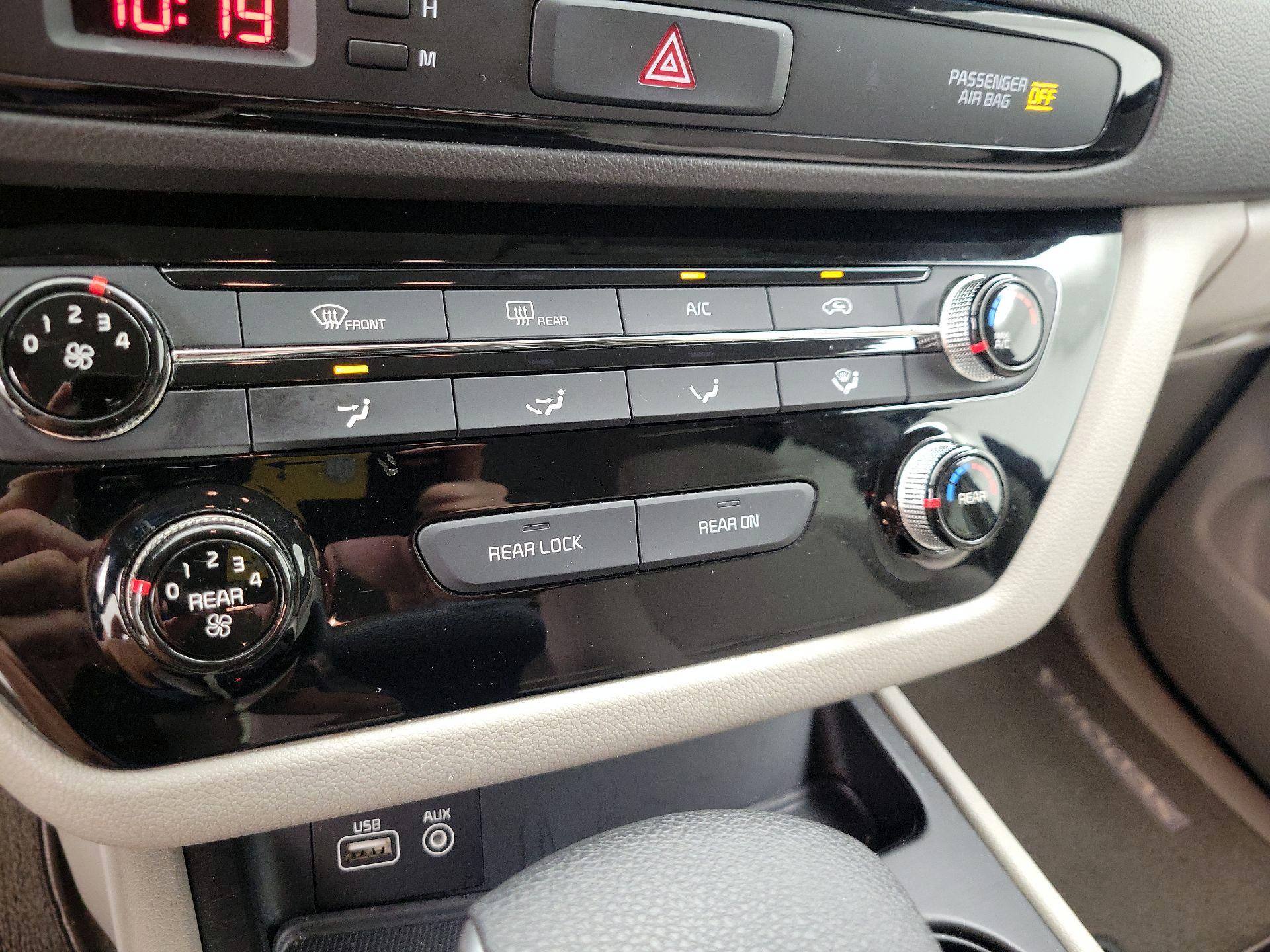 Thumbnail: 2018 Kia Sedona - 16