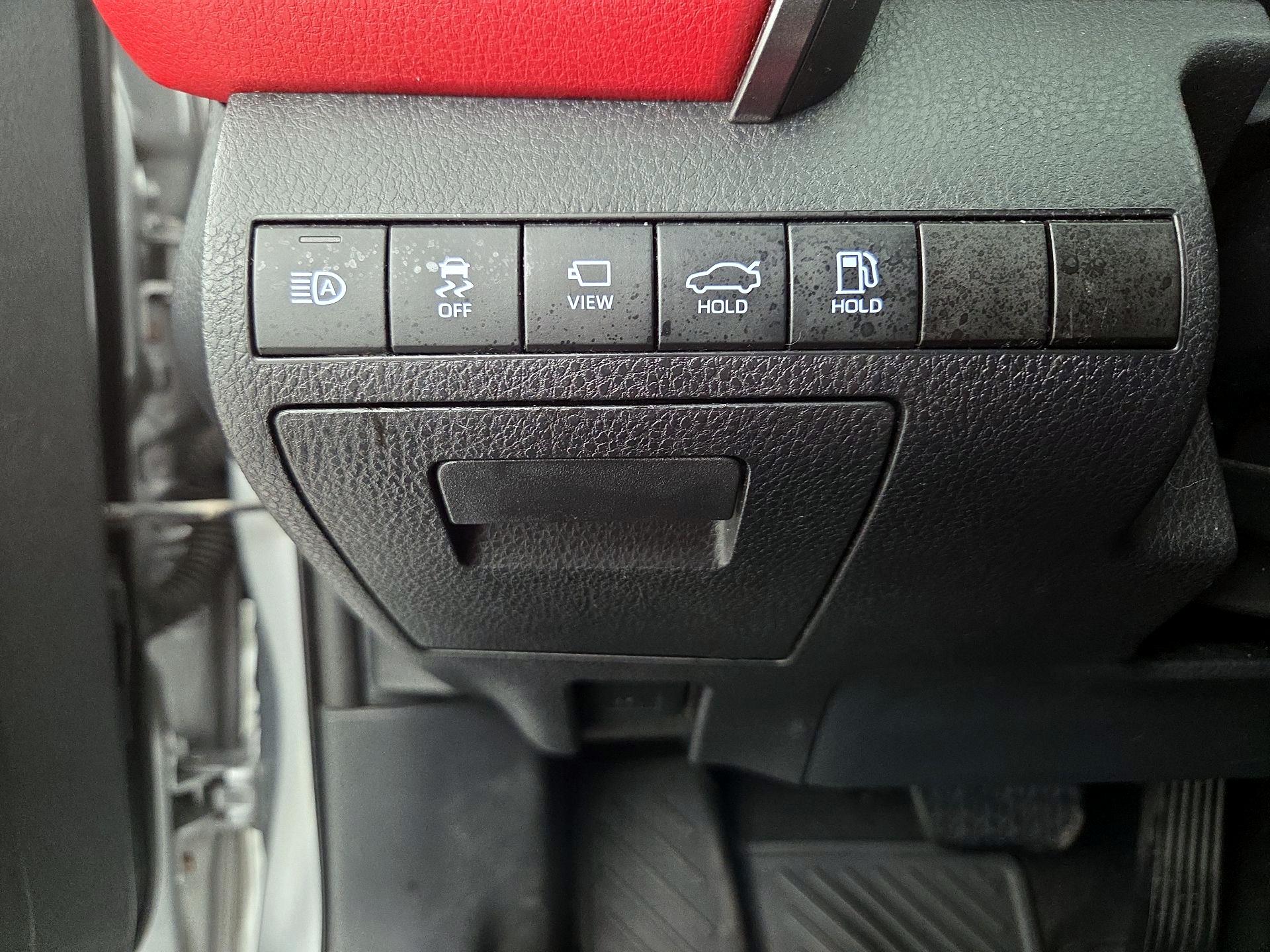 Thumbnail: 2019 Toyota Camry - 13
