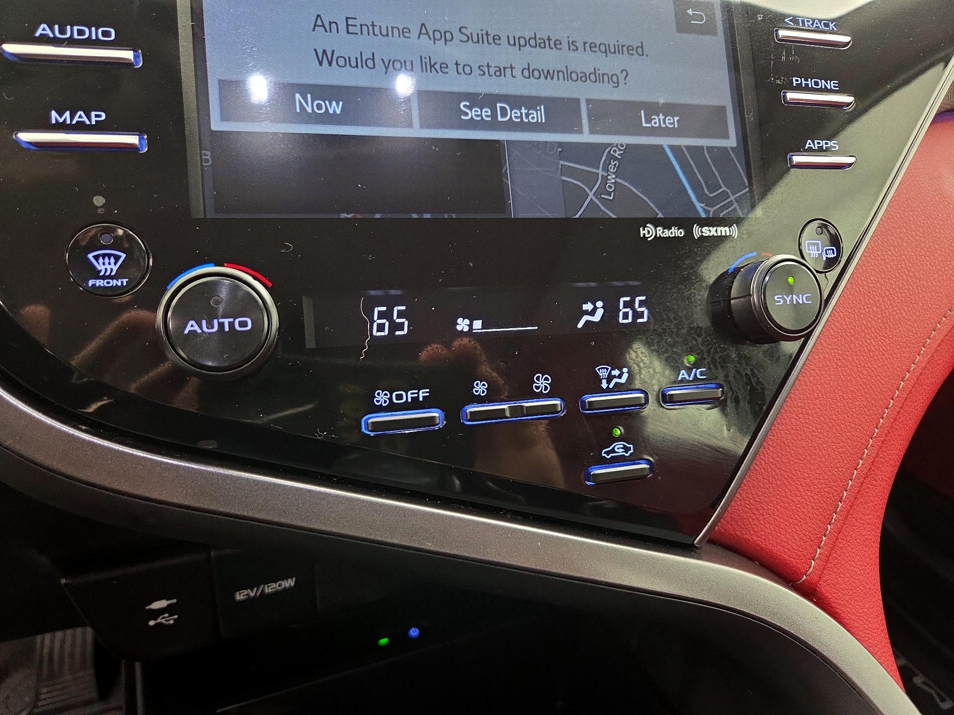 Thumbnail: 2019 Toyota Camry - 17