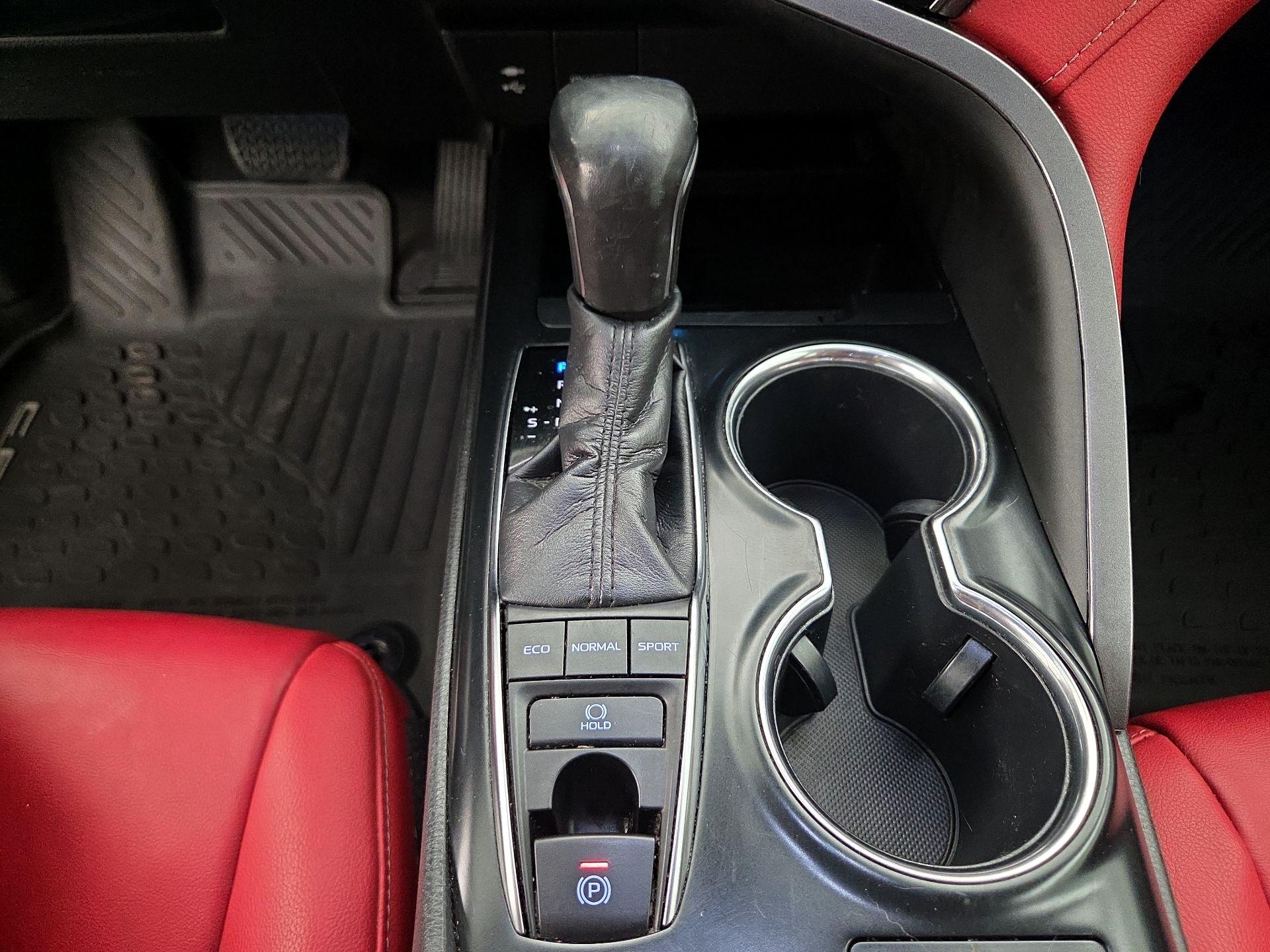 Thumbnail: 2019 Toyota Camry - 18