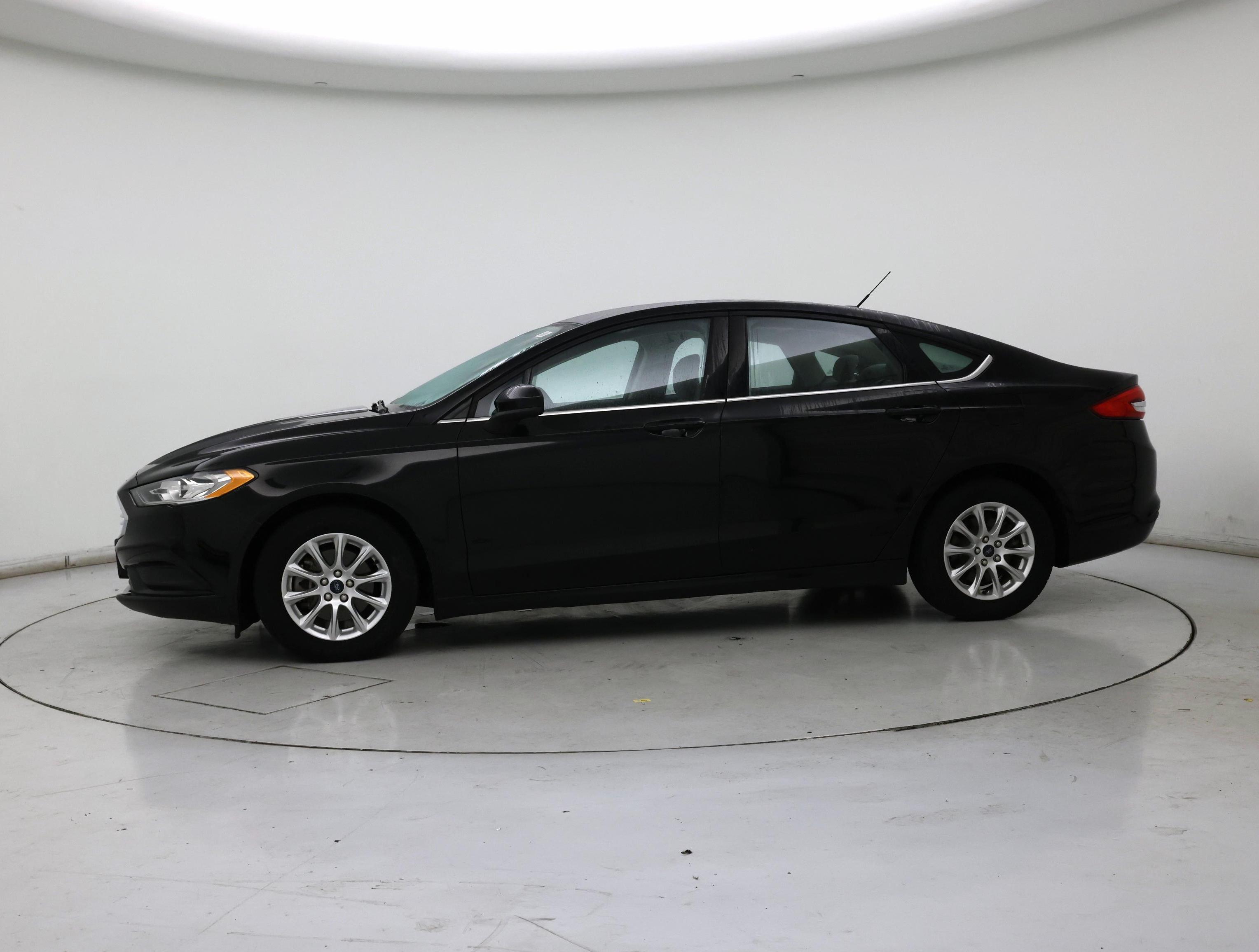 Thumbnail: 2017 Ford Fusion - 3