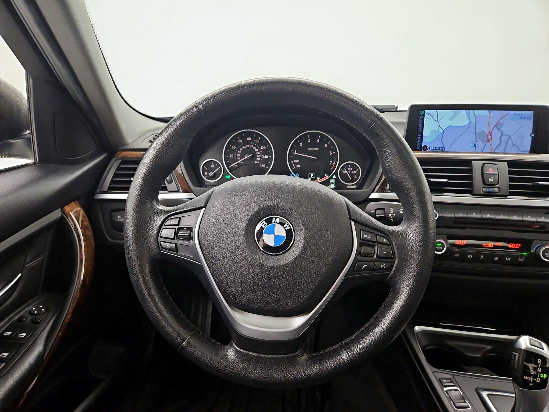 Thumbnail: 2015 BMW 3 Series - 10