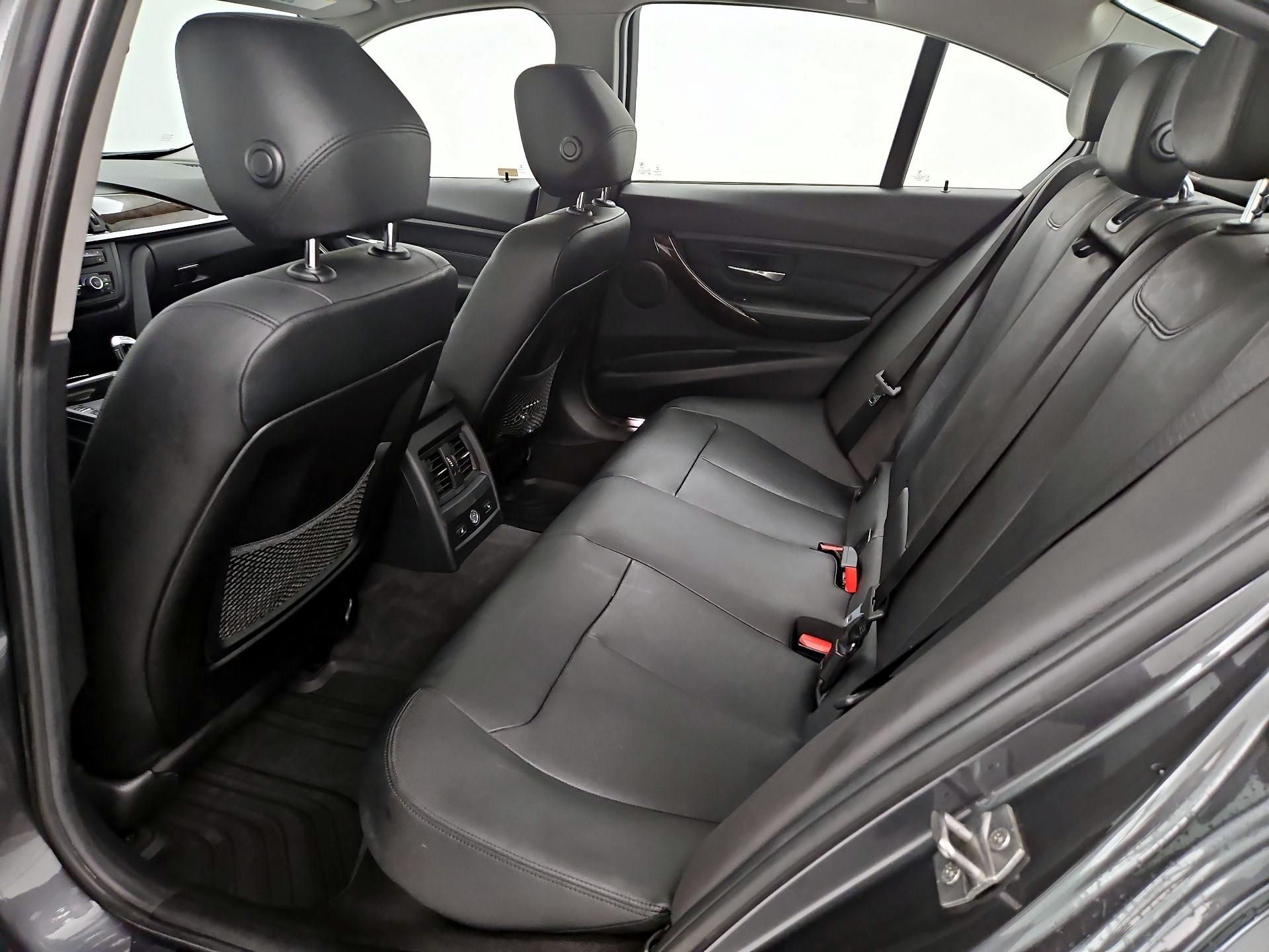 Thumbnail: 2015 BMW 3 Series - 20