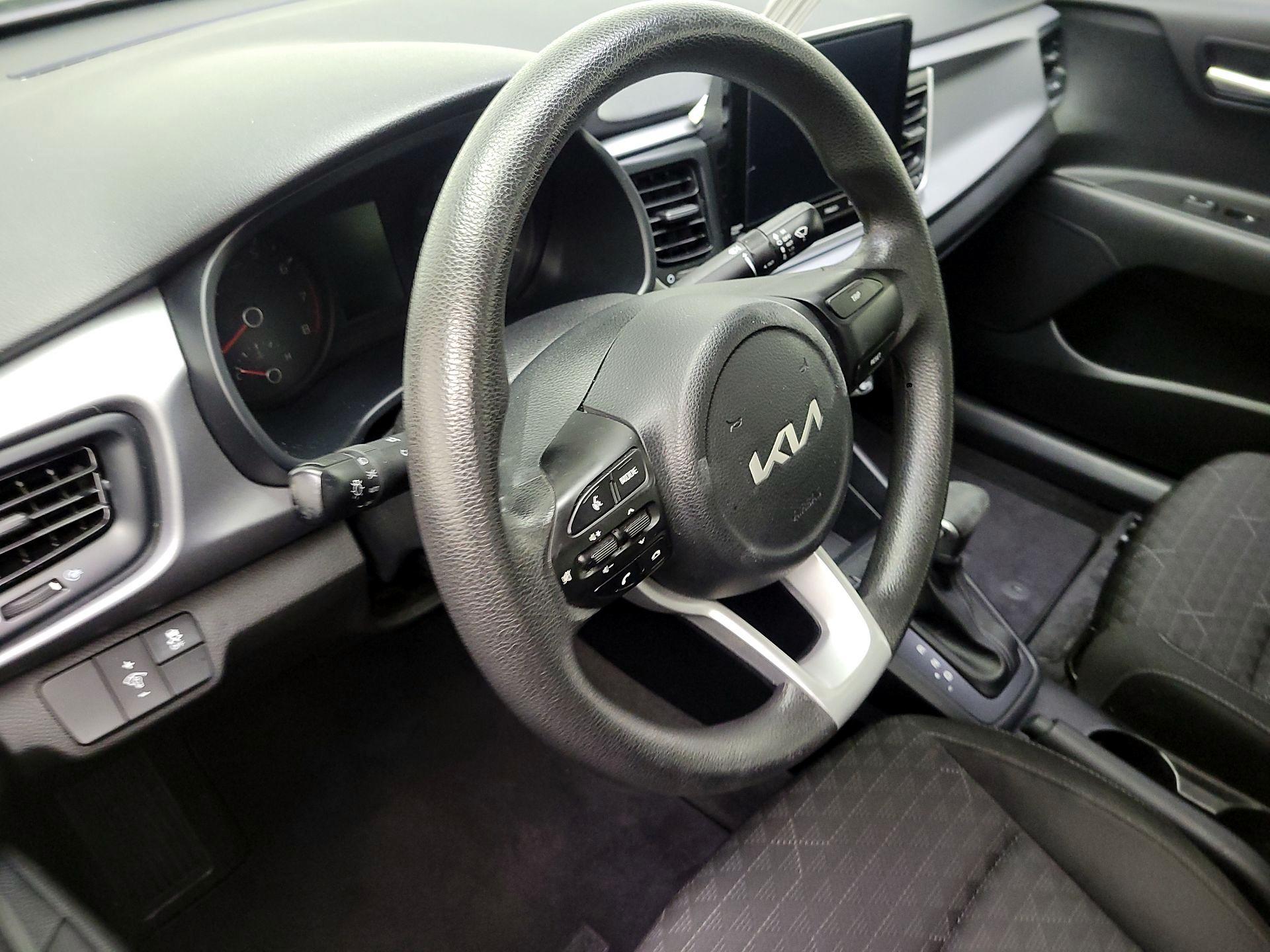 Thumbnail: 2023 Kia Rio - 9