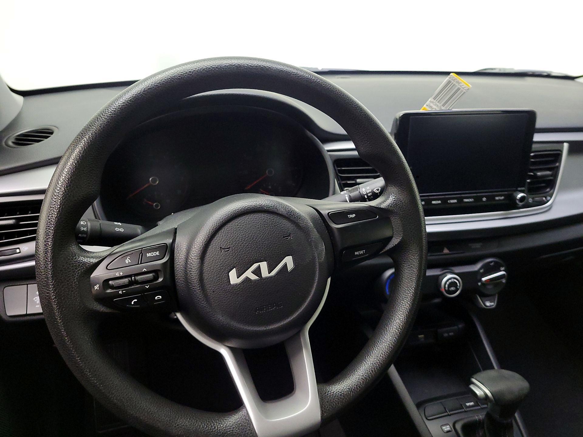 Thumbnail: 2023 Kia Rio - 10