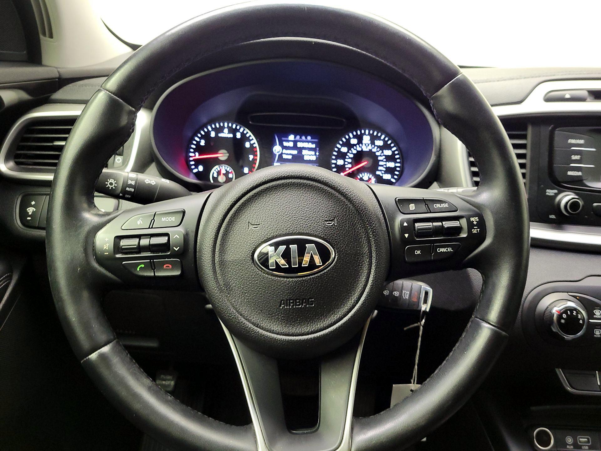Thumbnail: 2016 Kia Sorento - 10