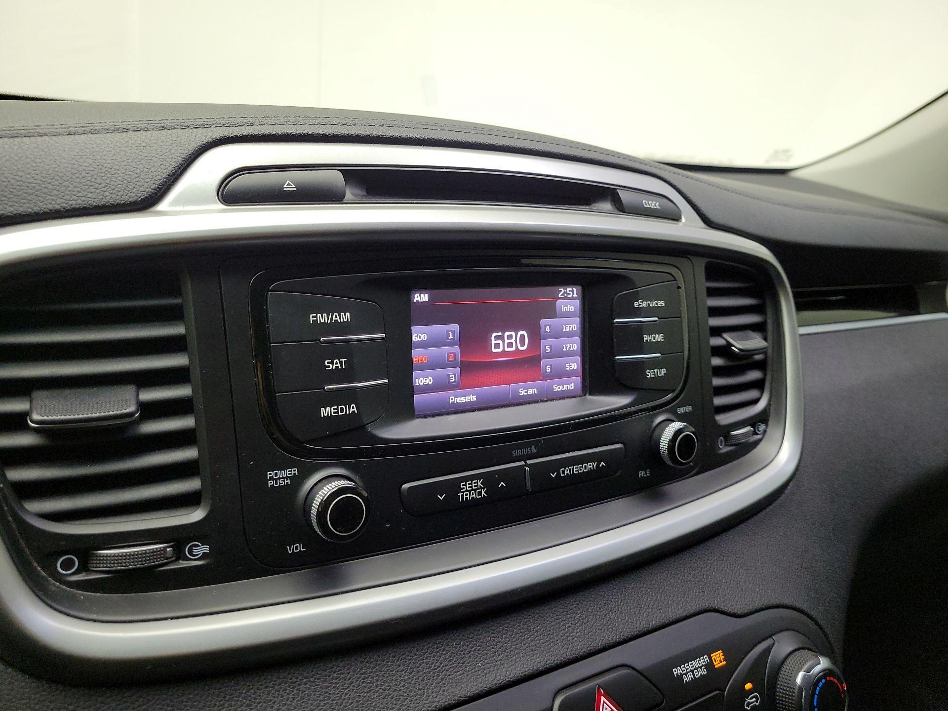 Thumbnail: 2016 Kia Sorento - 15