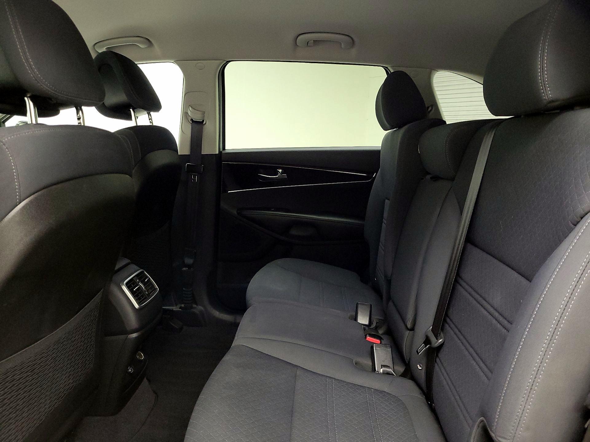 Thumbnail: 2016 Kia Sorento - 19
