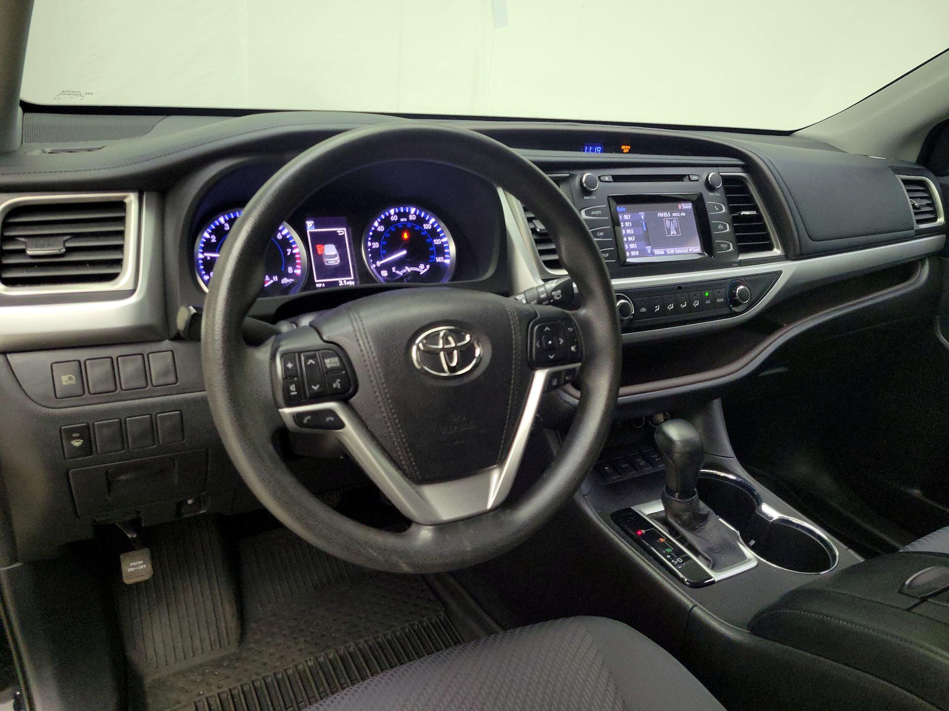 Thumbnail: 2018 Toyota Highlander - 9