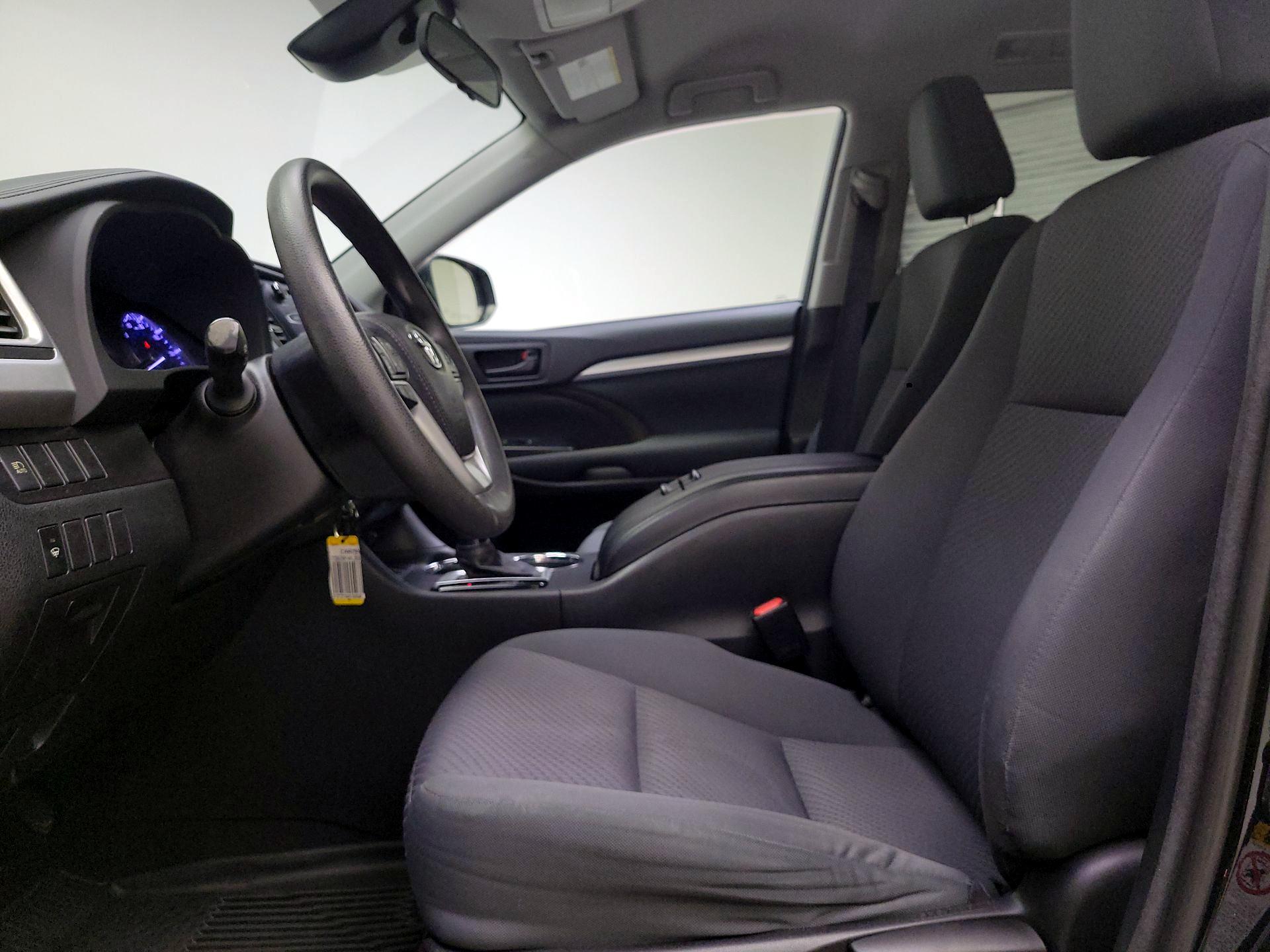 Thumbnail: 2018 Toyota Highlander - 11