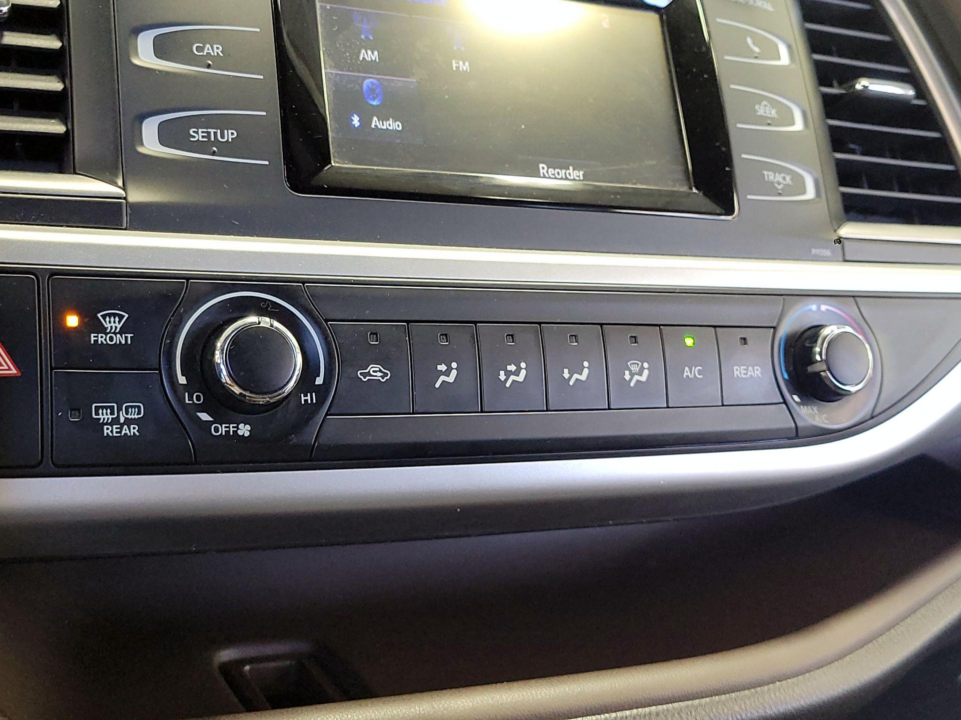Thumbnail: 2018 Toyota Highlander - 16