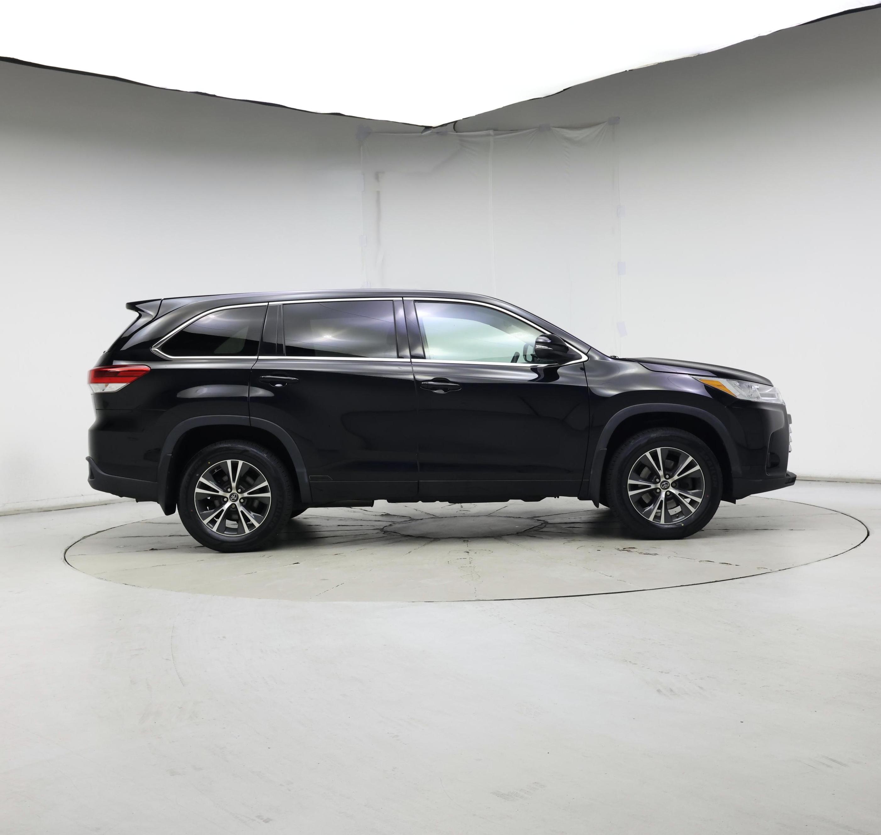 Thumbnail: 2018 Toyota Highlander - 7