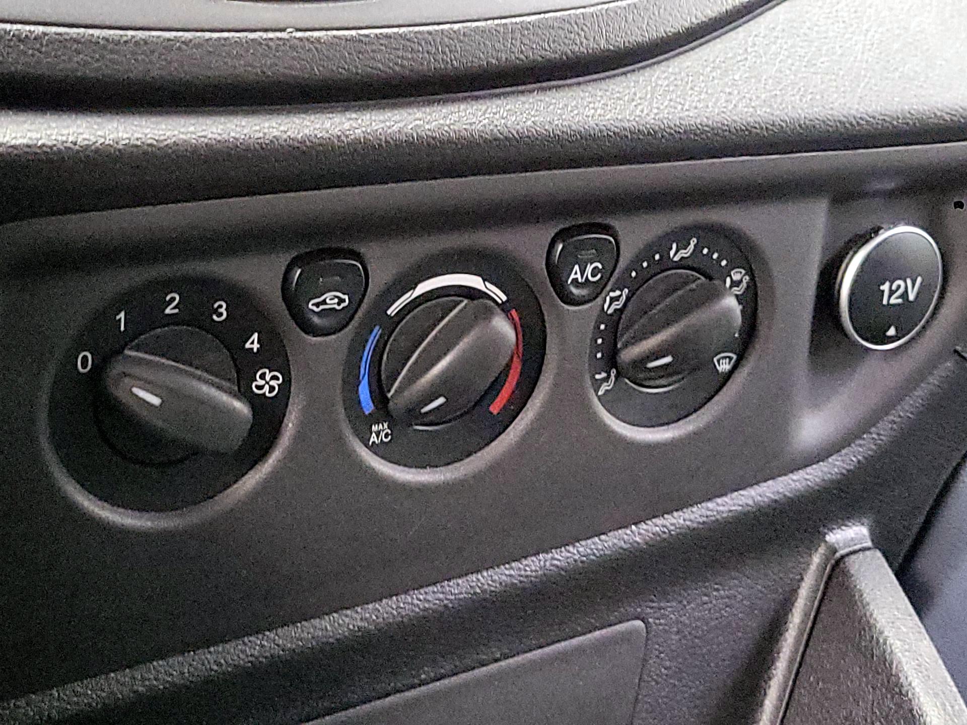 Thumbnail: 2019 Ford Transit Series - 16