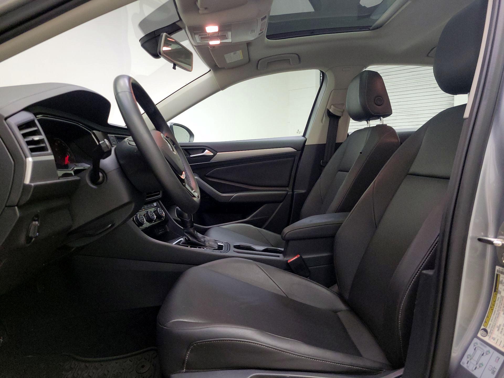 Thumbnail: 2020 Volkswagen Jetta - 11