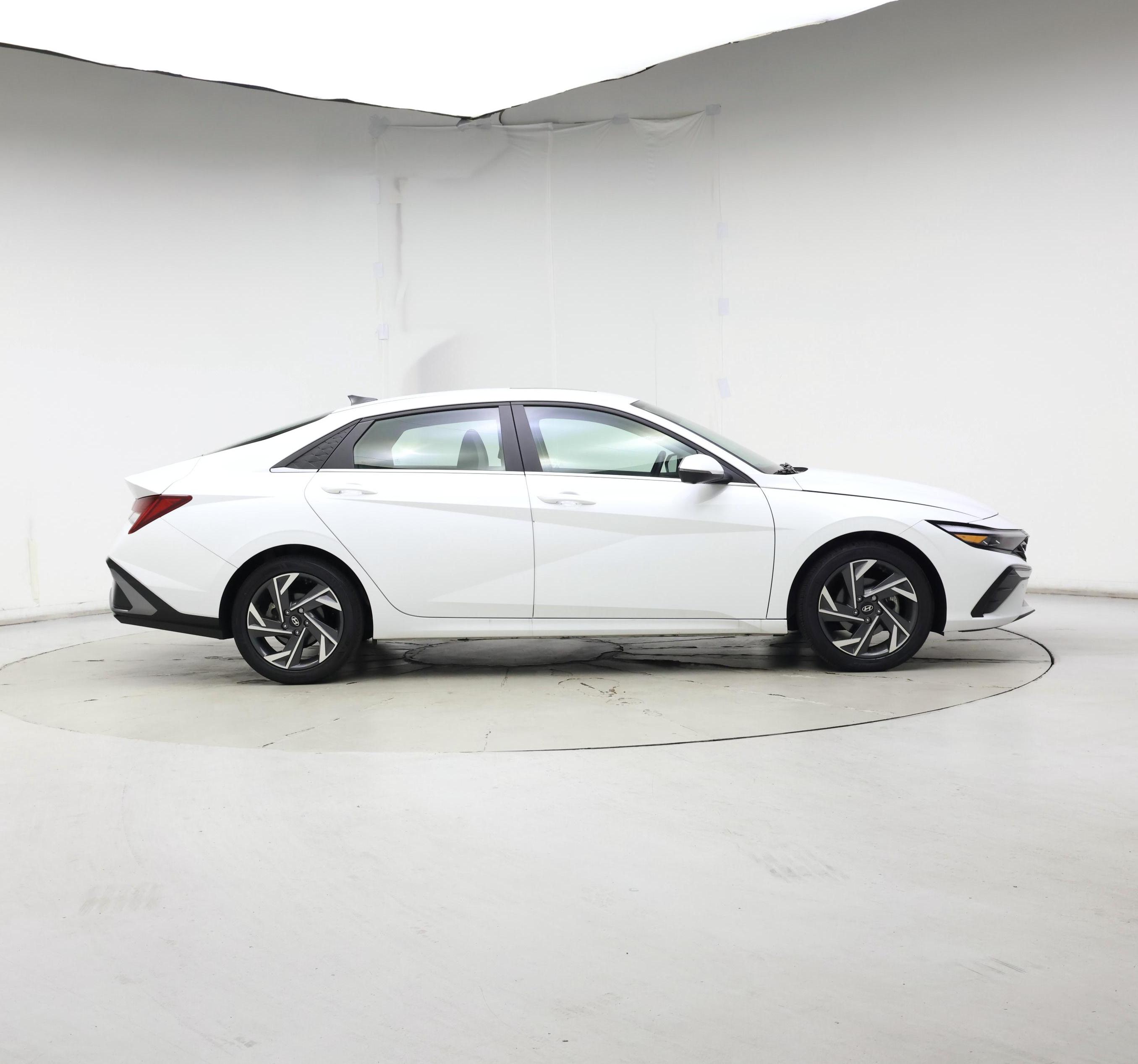Thumbnail: 2024 Hyundai Elantra - 7