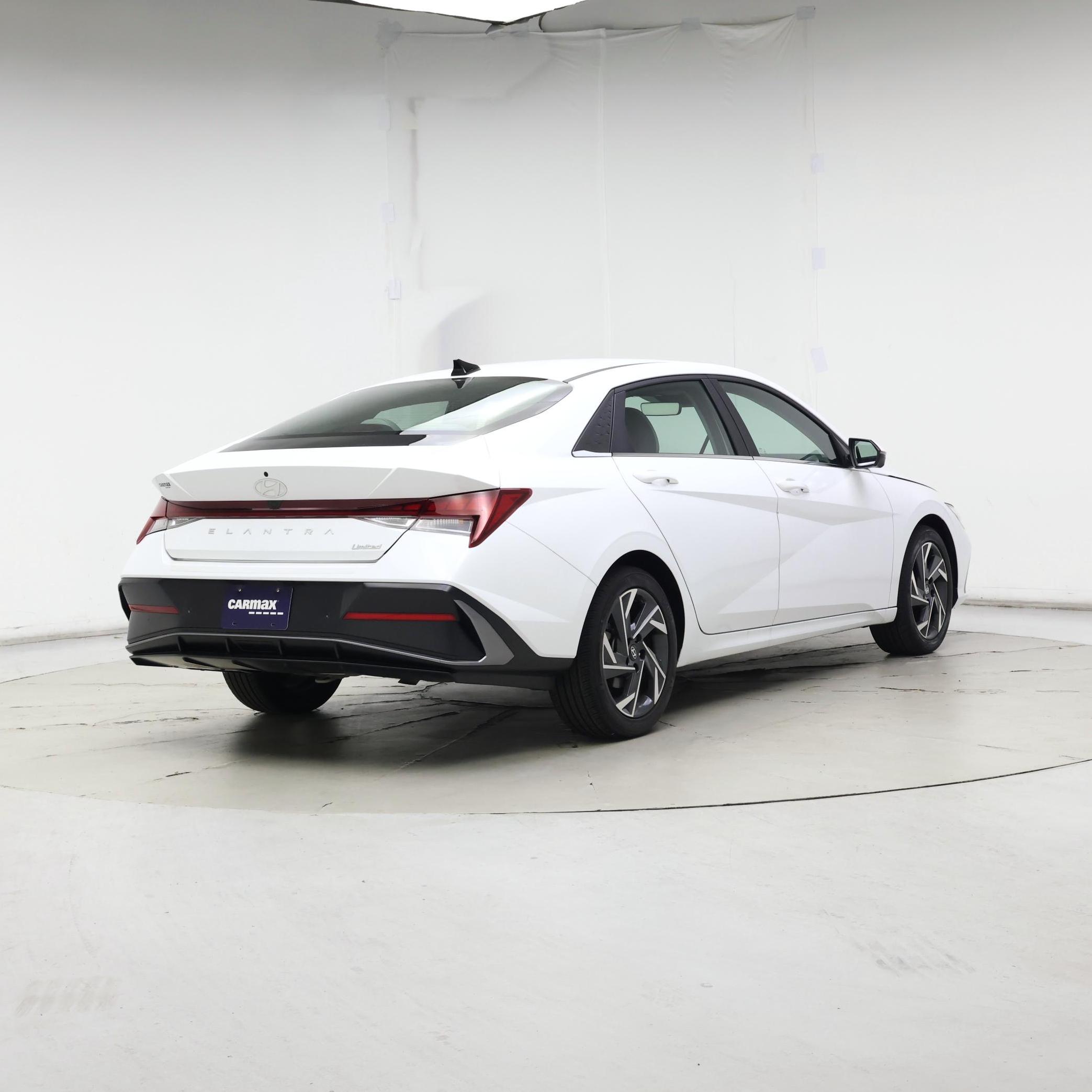 Thumbnail: 2024 Hyundai Elantra - 8