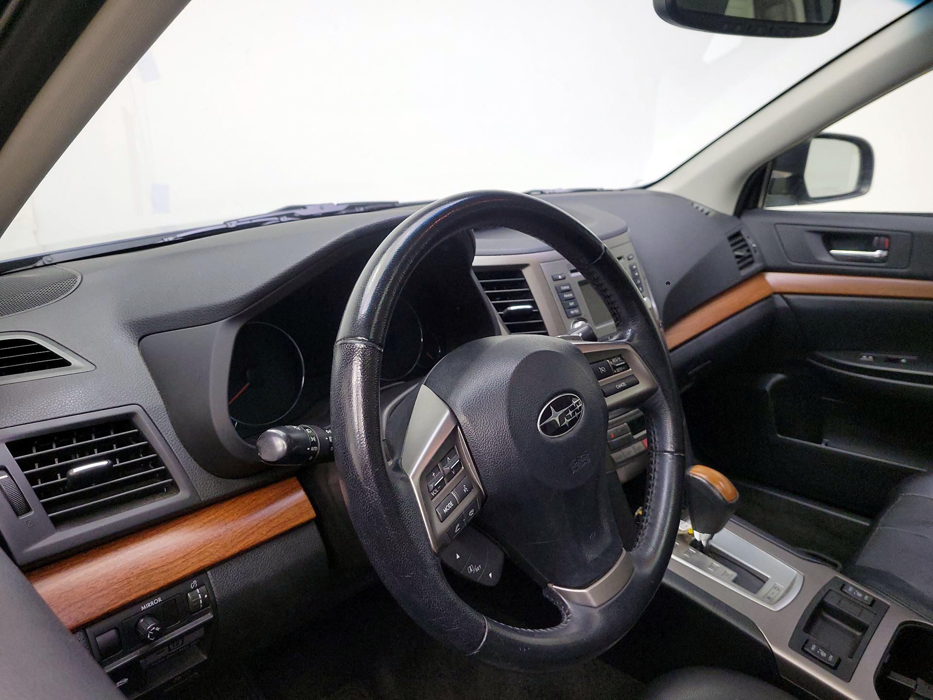 Thumbnail: 2014 Subaru Outback - 9