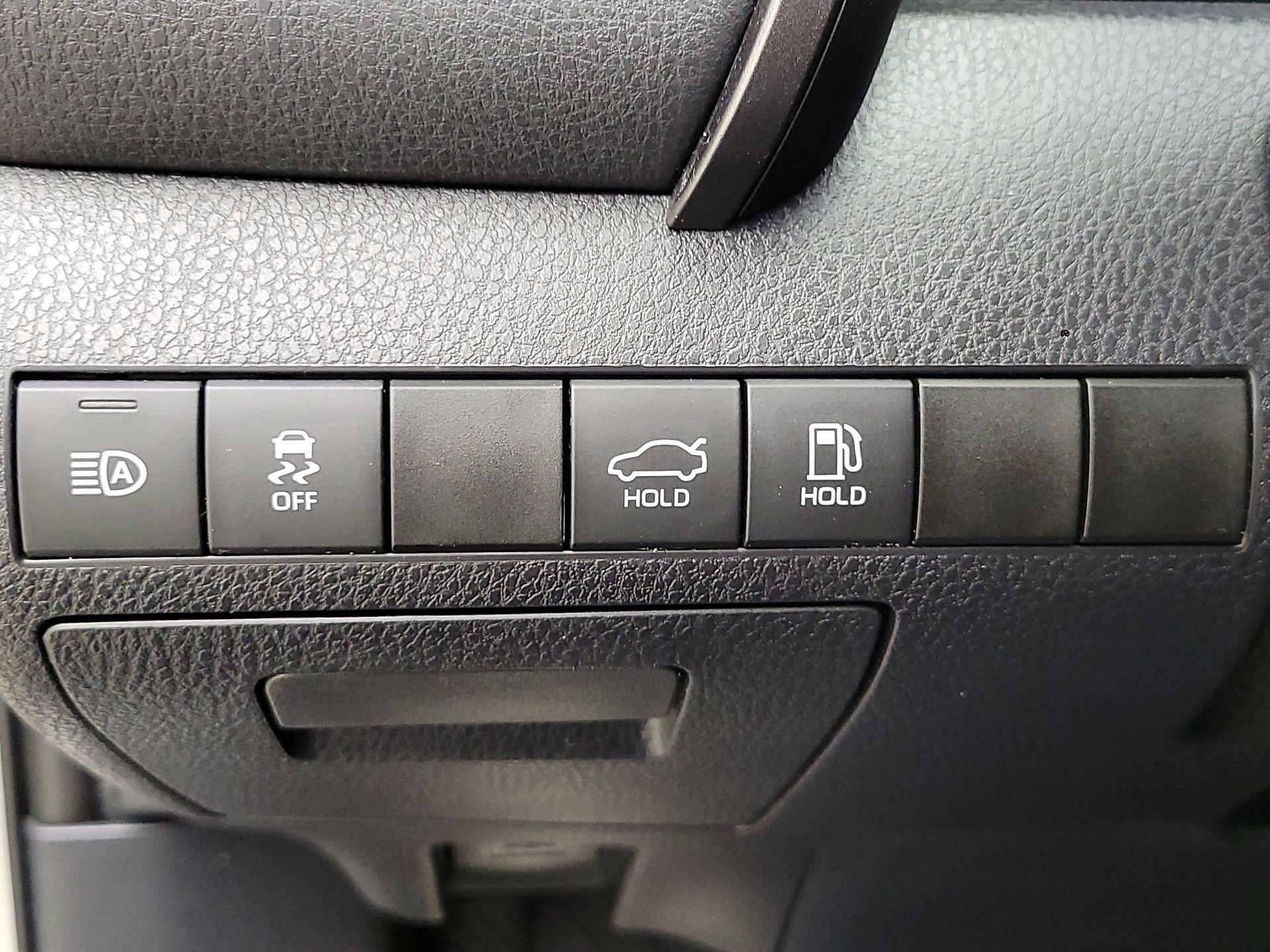 Thumbnail: 2019 Toyota Camry - 13