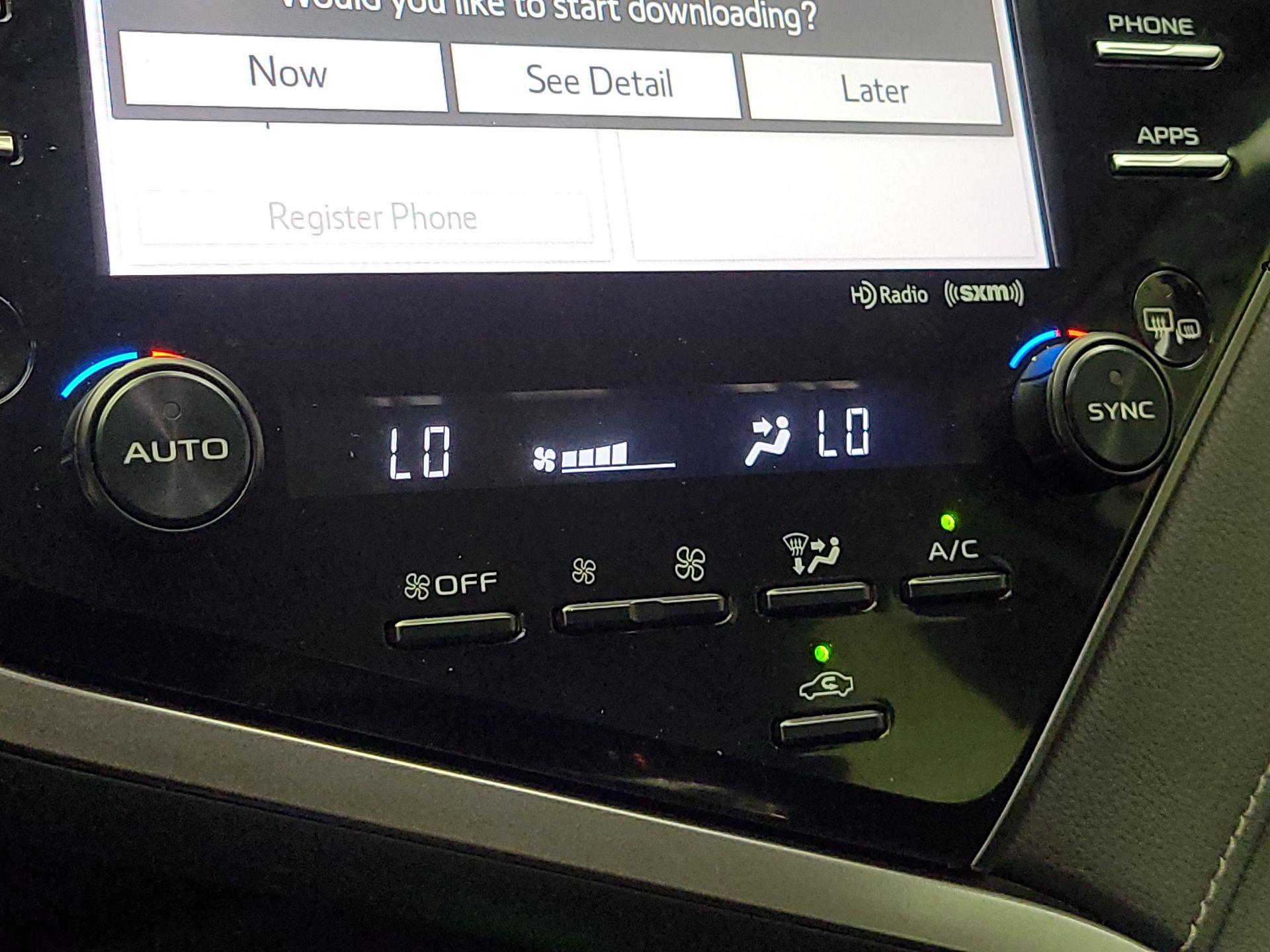 Thumbnail: 2019 Toyota Camry - 16