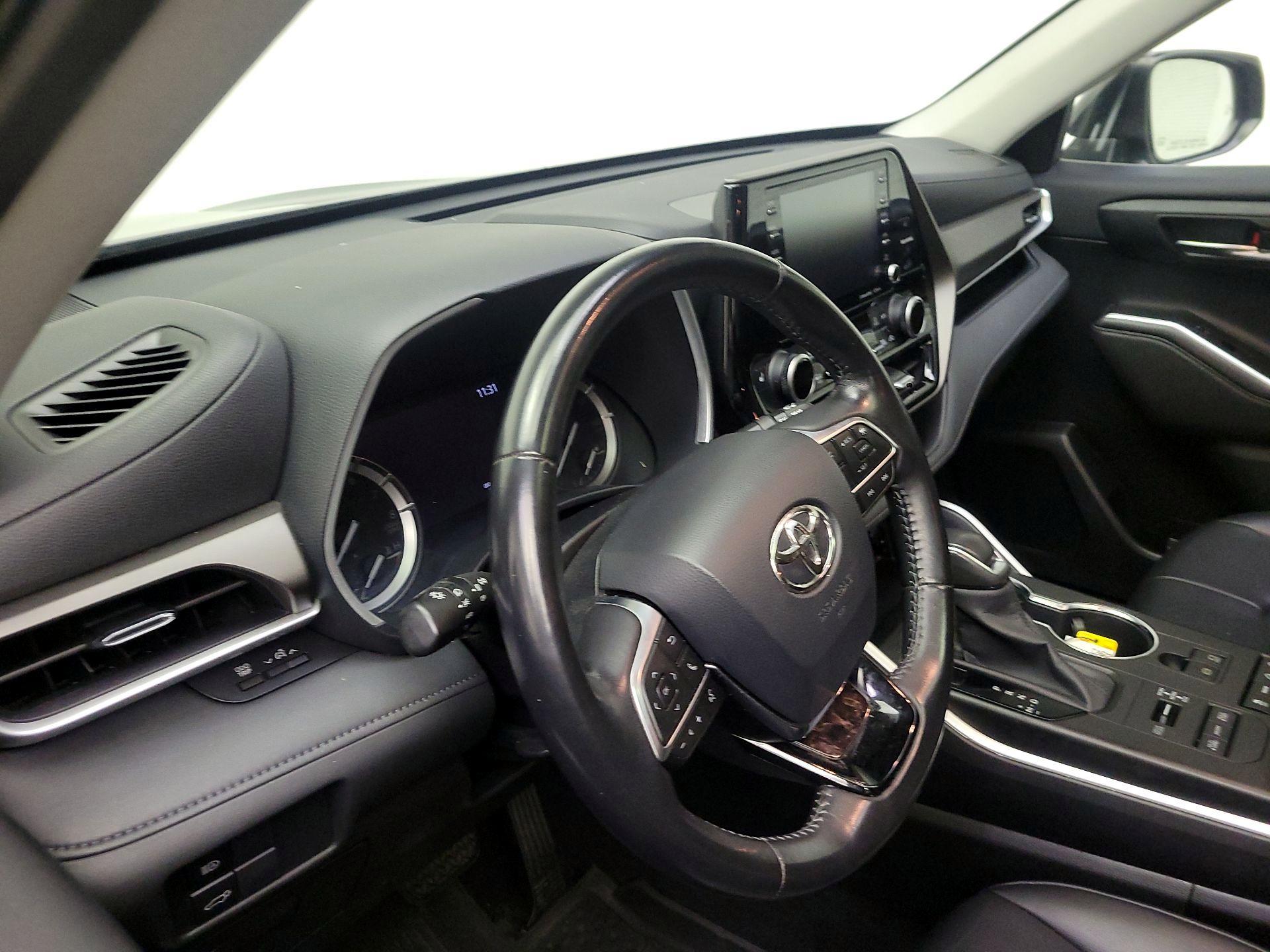 Thumbnail: 2020 Toyota Highlander - 9