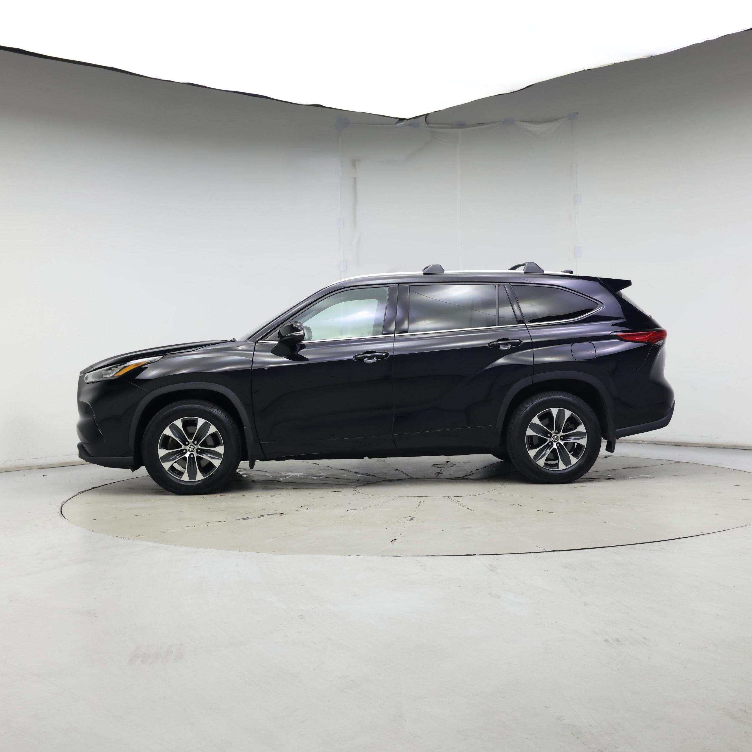 Thumbnail: 2020 Toyota Highlander - 3